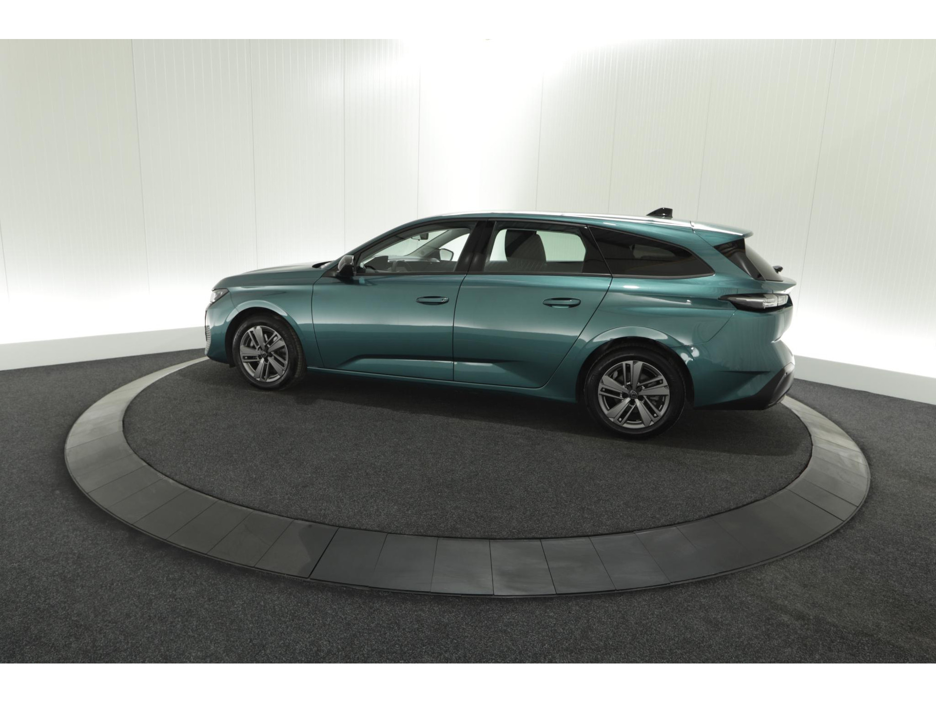 Peugeot 308 SW PureTech 130 EAT8 Active Pack | Automaat | Apple Carplay | Parkeersensoren | Navigatie