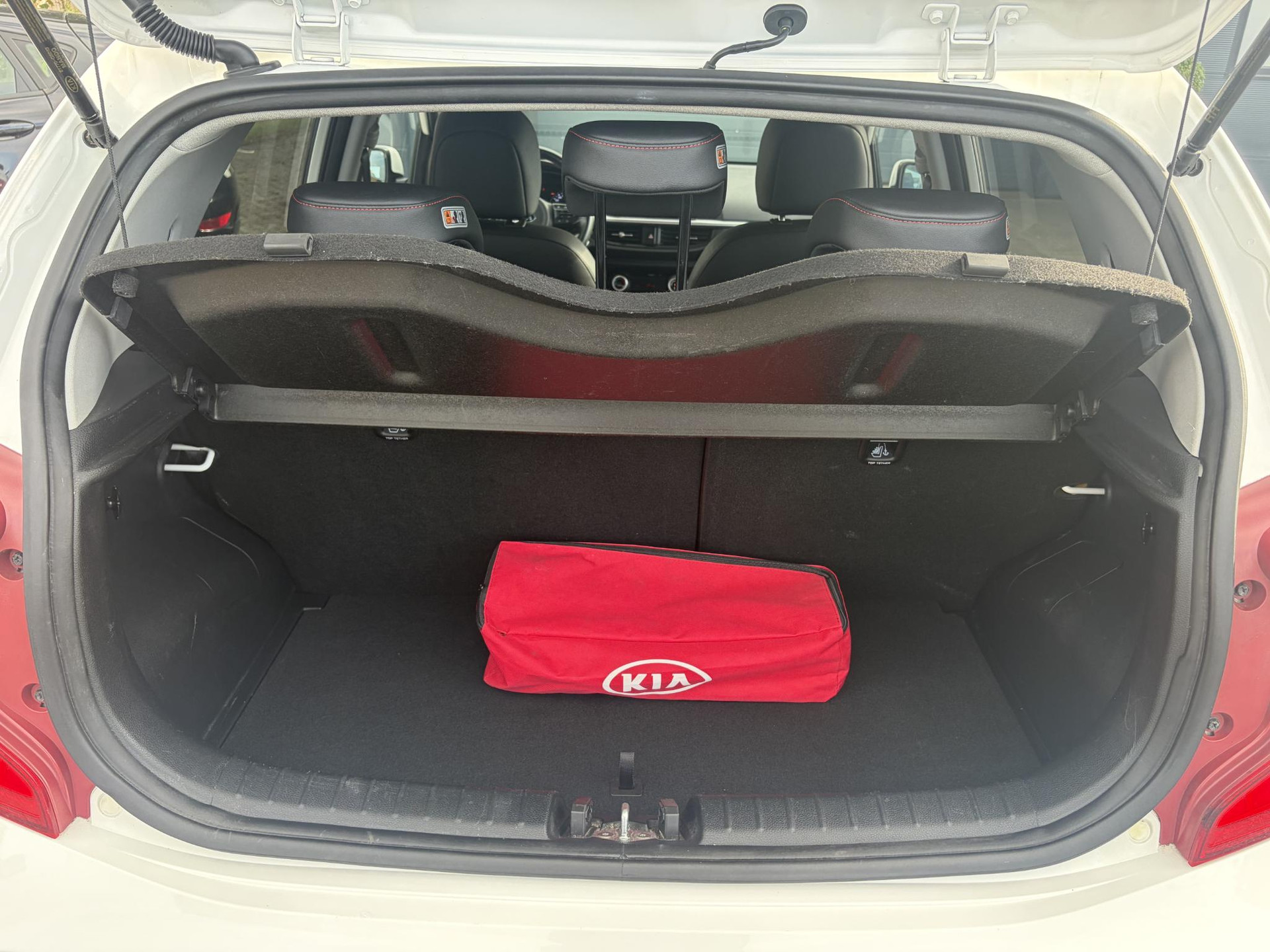 Kia Picanto 1.0 T-GDI GT-Line ✓102pk✓Draadloze telefoonlader✓Carplay✓2e Eigenaar✓Keyless✓Camera✓Stoelverw-Stuurverw✓Leder✓Navi✓Airco✓Cruise✓Lm velgen✓Pdc✓N.A.P✓Net beurt gehad✓Apk tot 09-2027