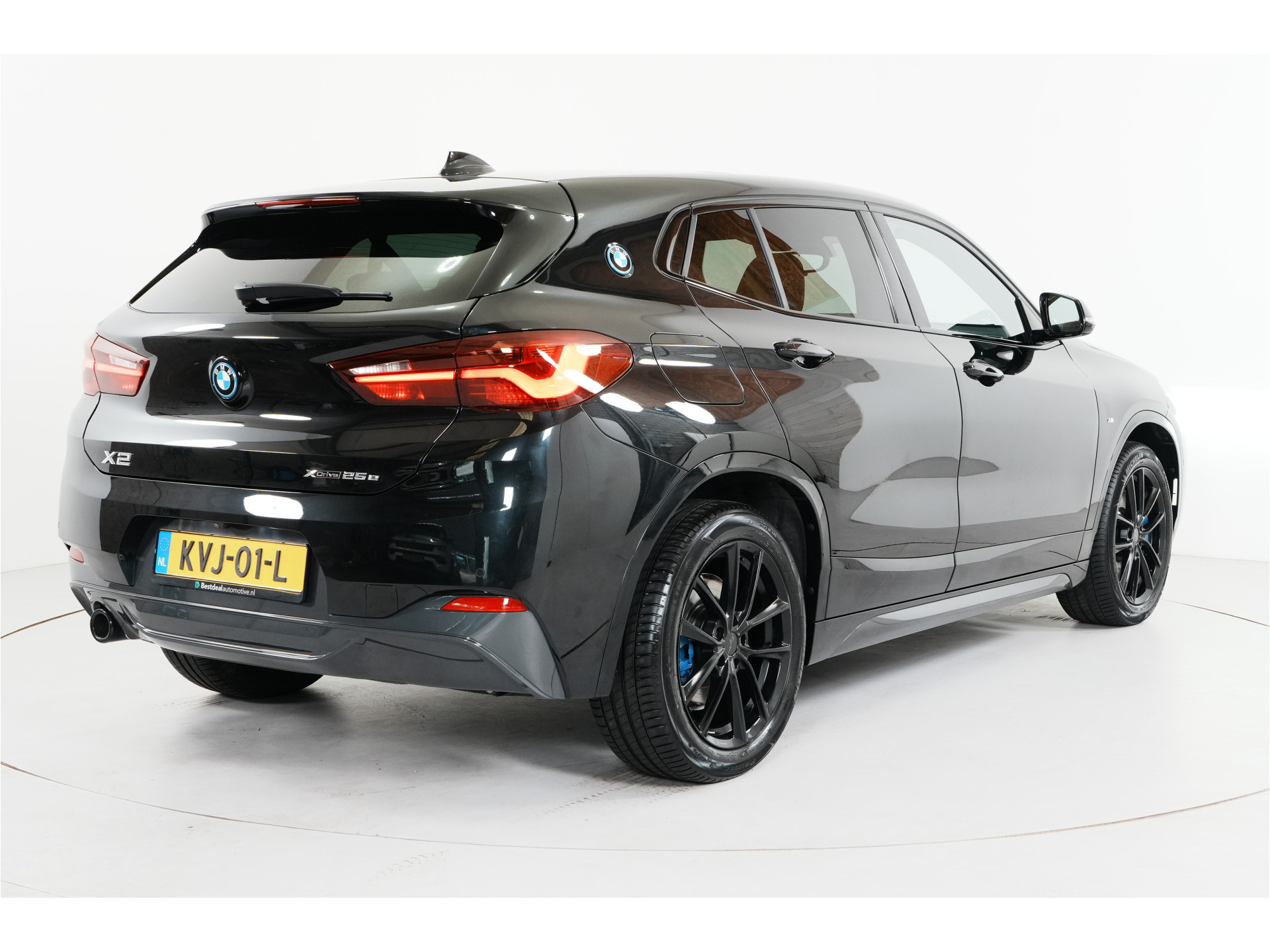 BMW X2 xDrive25e PHEV 220 pk | SOH 93% | M Sport | Pano | Leder | Head-up |