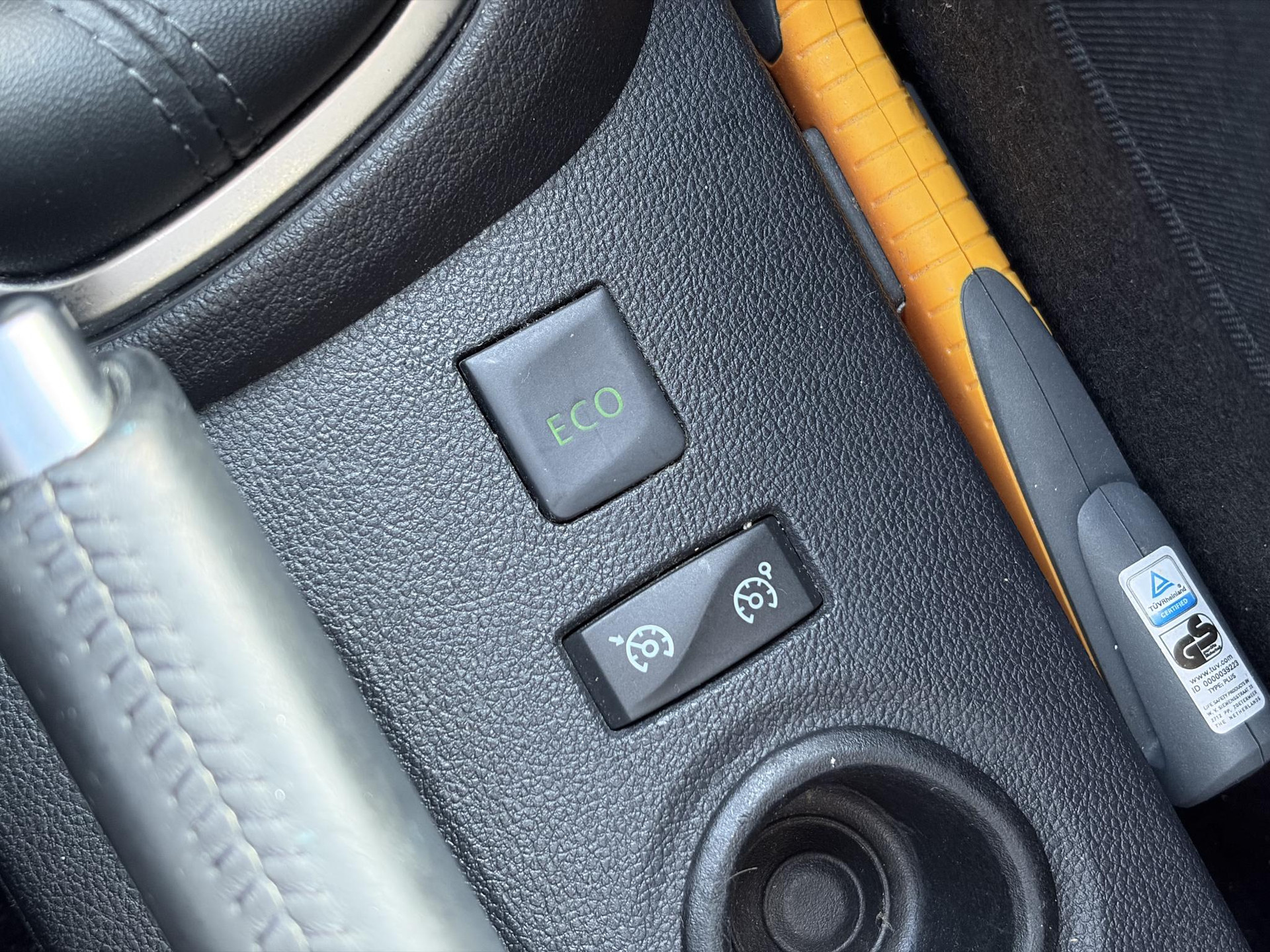 Renault Captur 0.9 TCe Intens ✓1e Eigenaar✓Camera ✓Keyless✓Airco✓Cruise✓Dealer Onderhouden✓LED koplampen✓Dodehoeksensor✓17'' Lm velgen✓Pdc V+A✓N.A.P✓Bj 12-2017✓Apk tot 01-2027