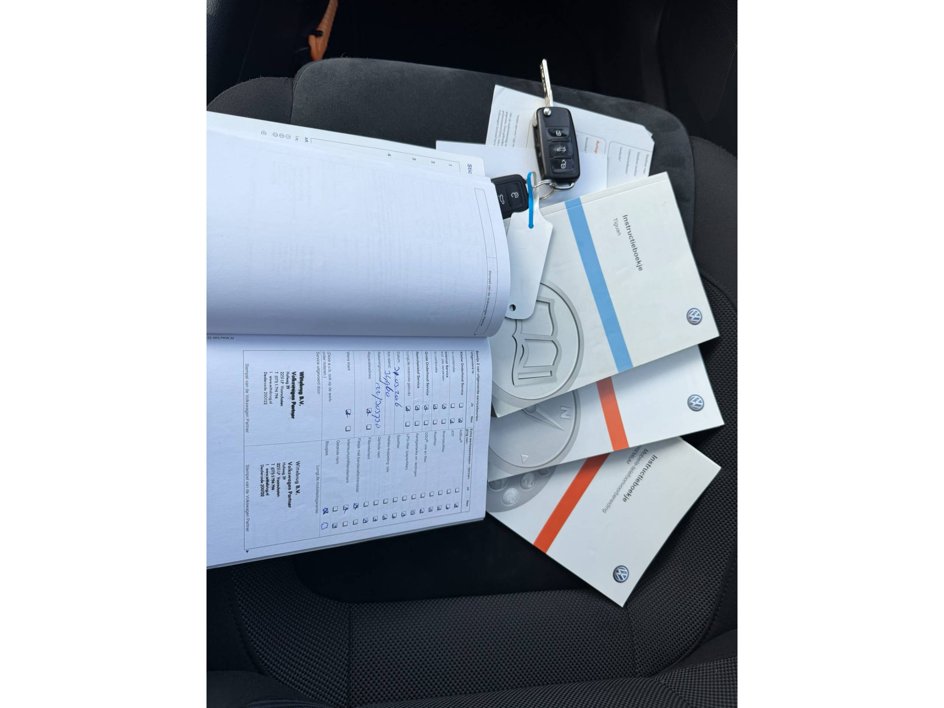 Volkswagen Tiguan 1.4 TSI Sport&Style | 1E EIGENAAR | 3/6/12MND GARANTIE | NAVI | PDC | 160 PK | LAGE KM |