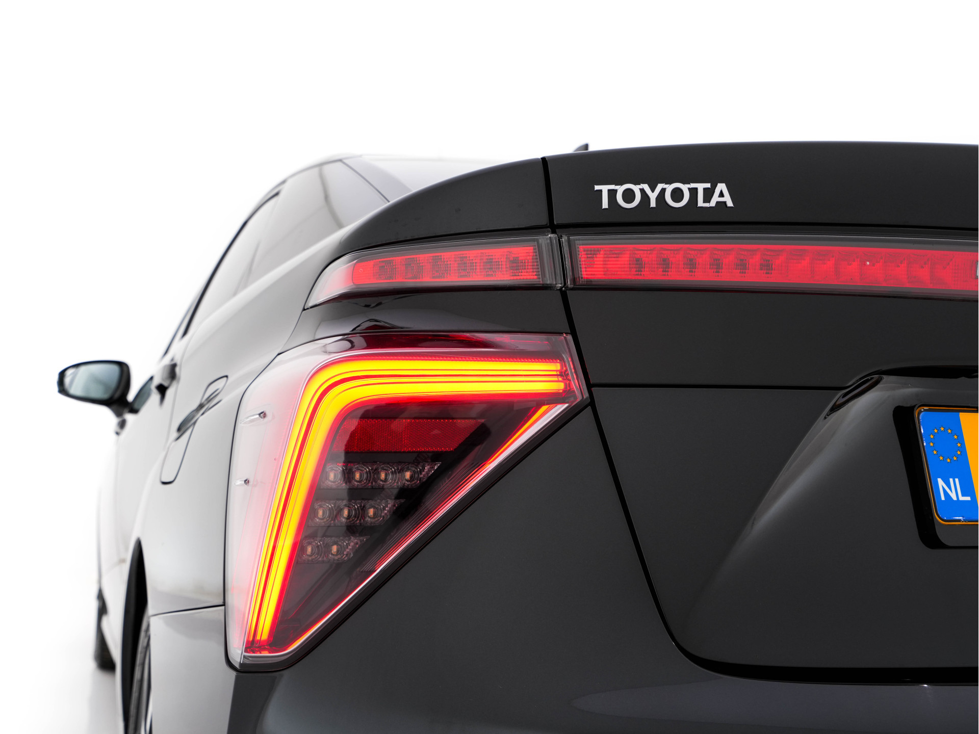Toyota Mirai FCV Executive [ HYDROGEN ] (INCL-BTW) Aut. *LEATHER | FULL-LED | JBL-SOUND | CAMERA | KEYLESS | MEMORY-PACK | ADAPTIVE-CRUISE | BLIND-SPOT |  DAB | NAVI-FULLMAP | DIGICOCKPIT | COMFORTSEATS | LANE-ASSIST | ...