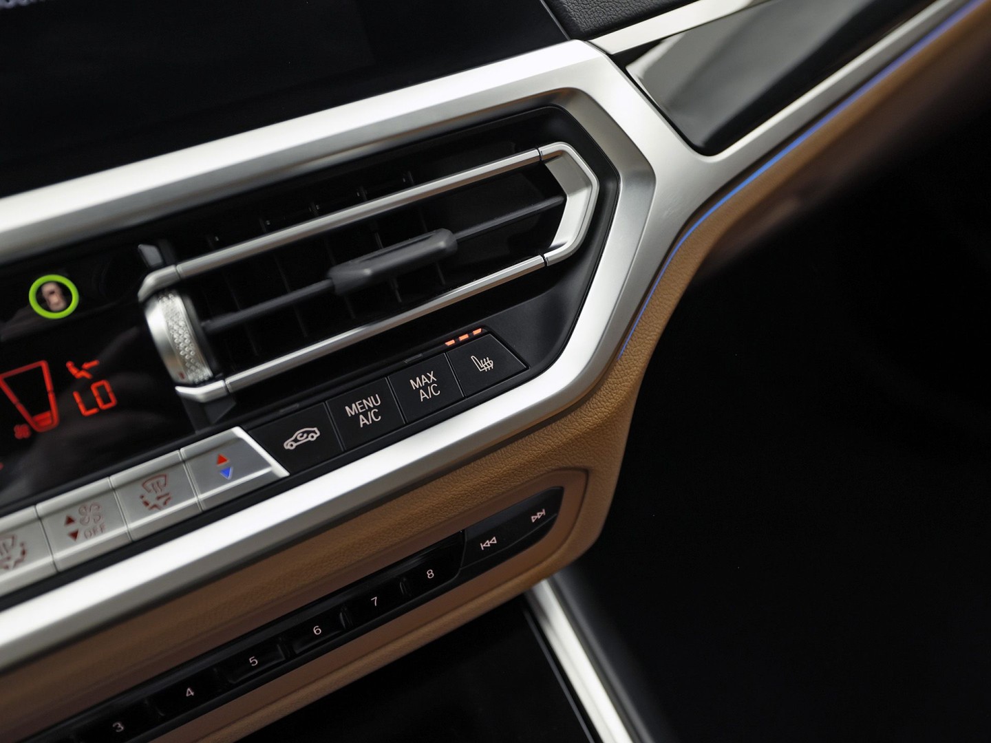 BMW 3-serie Touring 330e Sport 292Pk Automaat (APPLE CARPLAY, SOH 90,2%, GROOT NAVI, COGNAC LEDER, CAMERA, STOELVERWARMING, SFEERVERLICHTING, ELEK ACHTERKLEP, GETINT GLAS, NIEUWSTAAT)