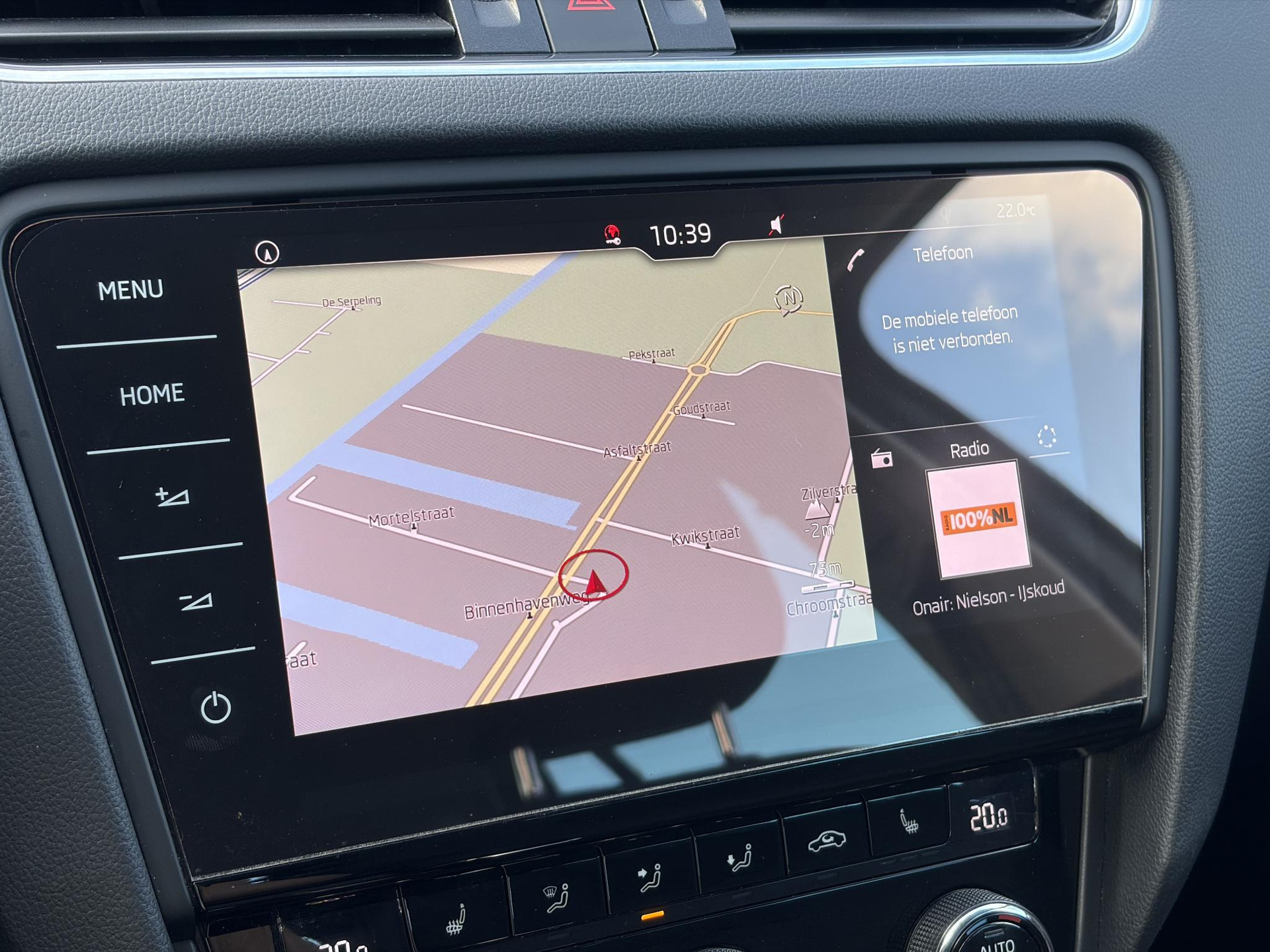Skoda Octavia Combi 1.5 TSI Greentech Style Business 2e Eigenaar,Draadloze telefoonlader,Carplay,Camera,Navi,Trekhaak,150pk,Pdc V+A,Keyless,Clima,Cruise,Elekt.Stoel,Recent beurt gehad,N.A.P,Apk tot 07-2027