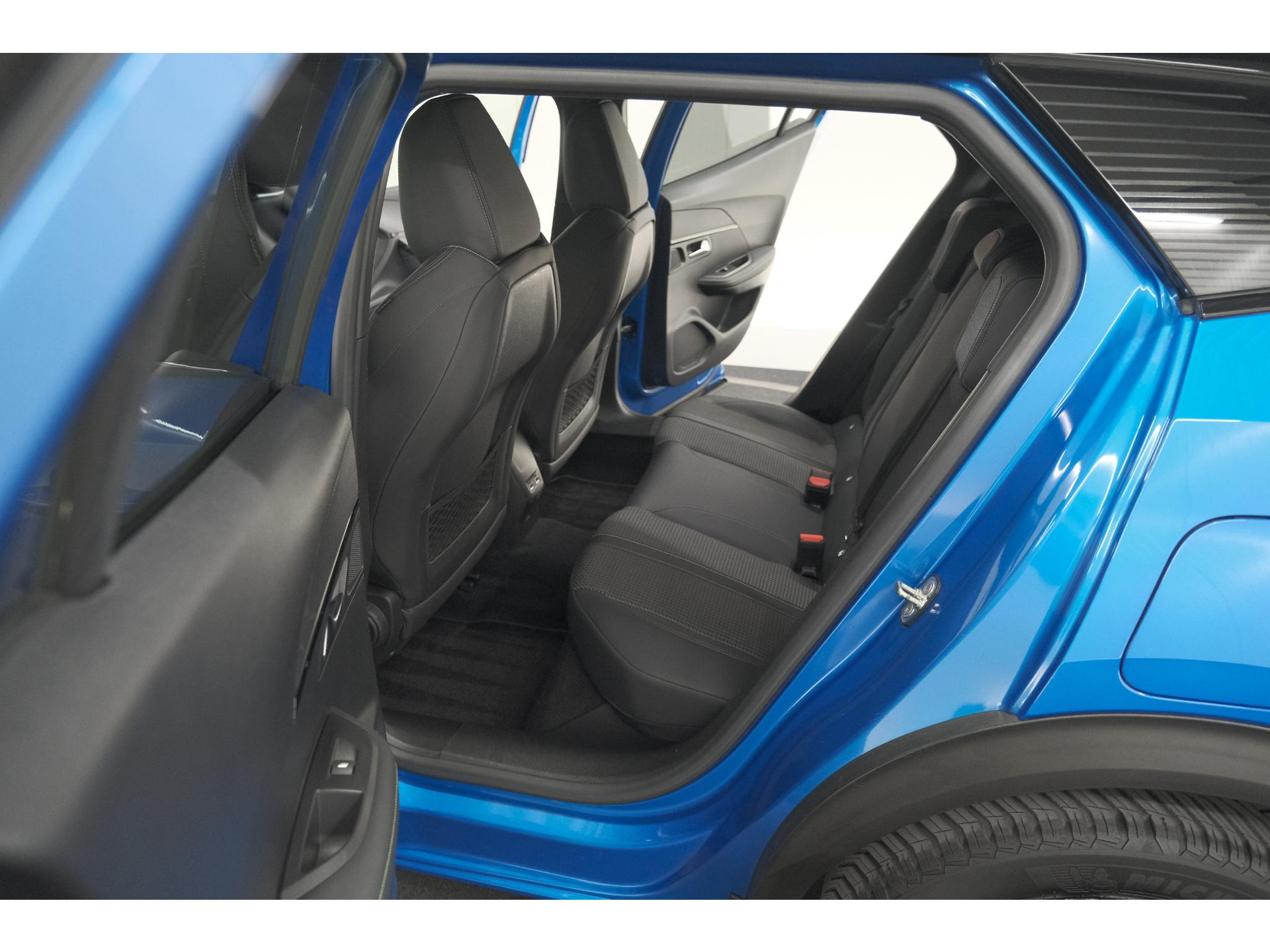 Peugeot 2008 PureTech 130 EAT8 GT-Line | Camera | Dodehoekdetectie | Adaptieve Cruise Control | Apple Carplay