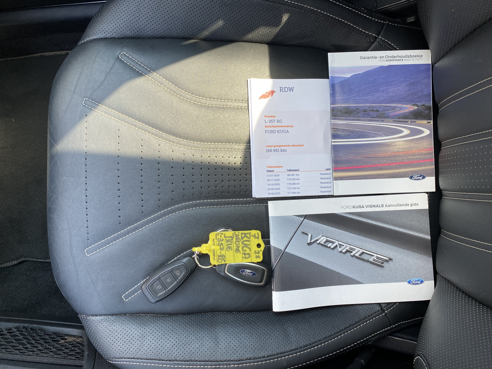Ford Kuga 2.5 PHEV Vignale 225 pk | dealer onderh. | panoramadak | leder interieur | elektr. v. stoelen | navigatie | B&O audio