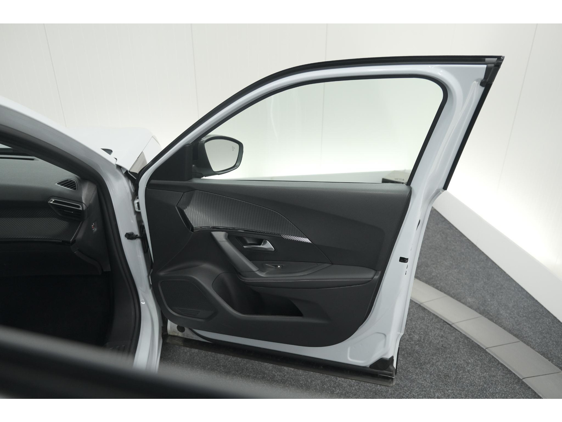 Peugeot 2008 PureTech 100 Allure | 360 Camera | Dodehoekdetectie | Navigatie | Apple Carplay