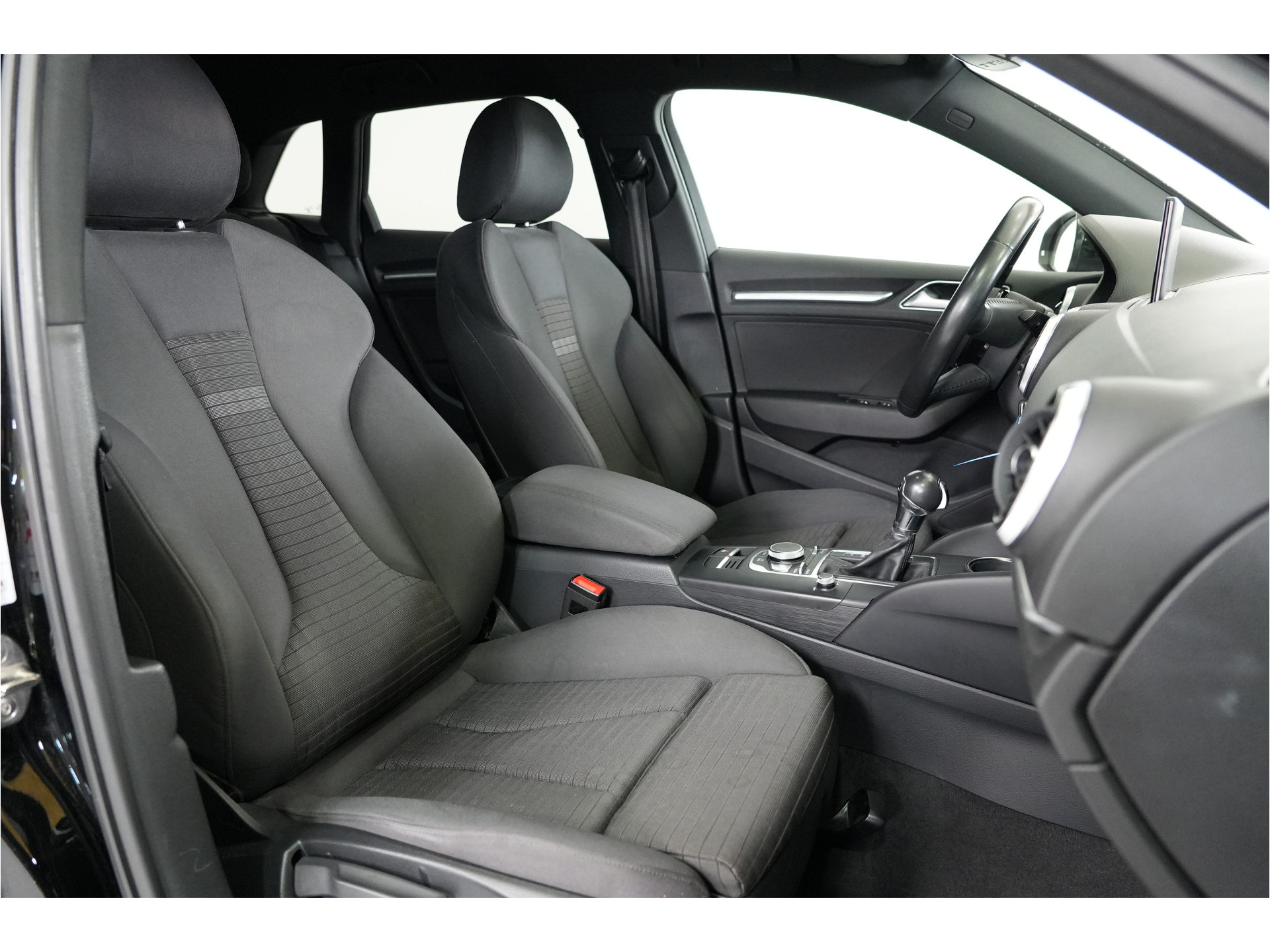 Audi A3 Sportback 35 TFSI CoD Design Pro Line Plus | Trekhaak | Stl. verw. | Climate | PDC | LED |