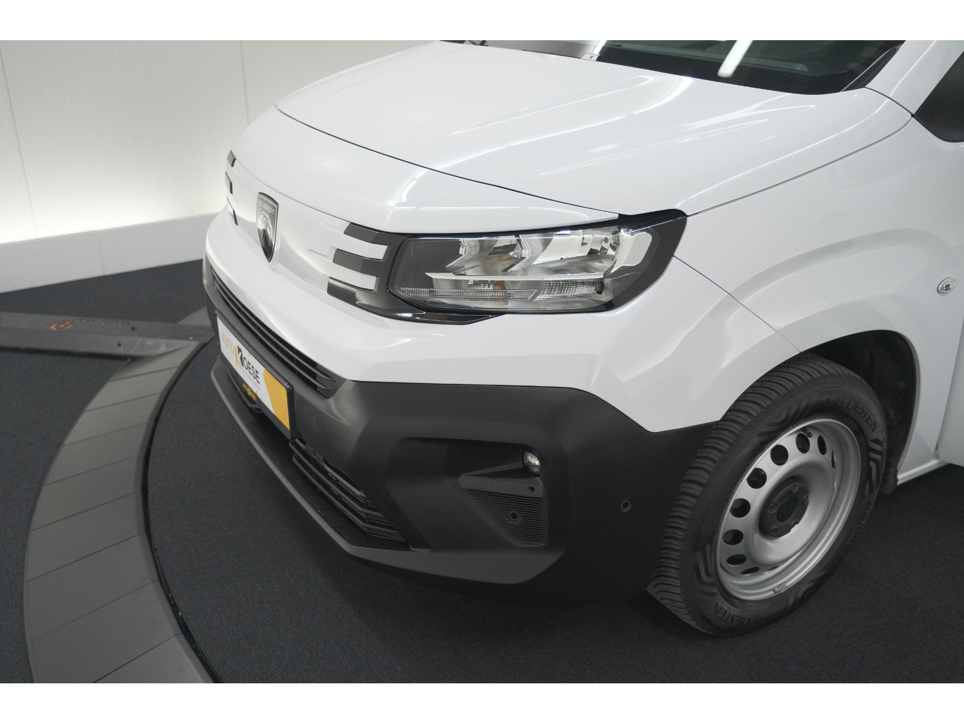 Peugeot Partner 1.5 BlueHDi 130 EAT8 S&S L1 | Trekhaak | Laadruimte-Pakket | Camera | Dodehoekdetectie