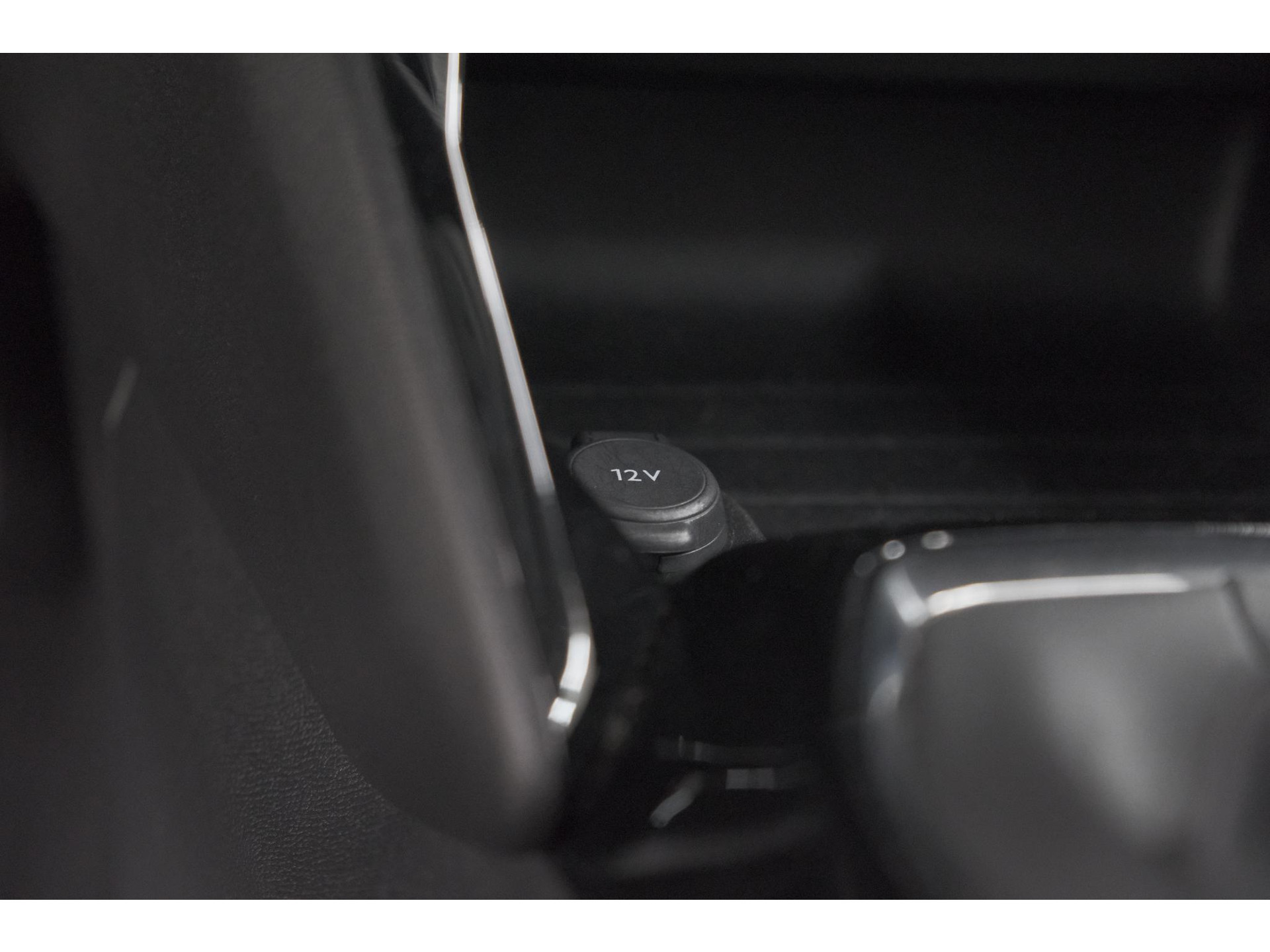 Peugeot 208 PureTech 100 Allure | Navigatie | Parkeersensoren | Apple Carplay