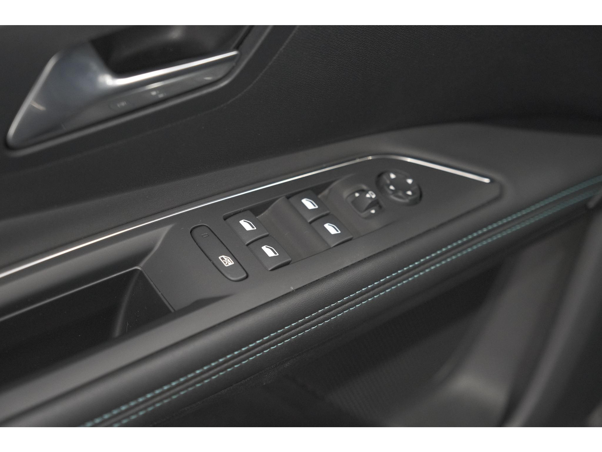 Peugeot 3008 1.6 HYbrid 225 Allure | Camera | Dodehoekdetectie | Navigatie | Apple Carplay
