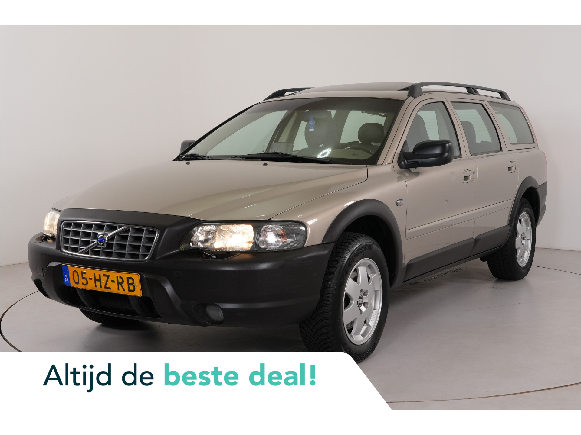 Volvo V70 Cross Country 2.4 T Geartr. Comf. | Blijvend Youngtimer | Trekhaak | Lage stand |