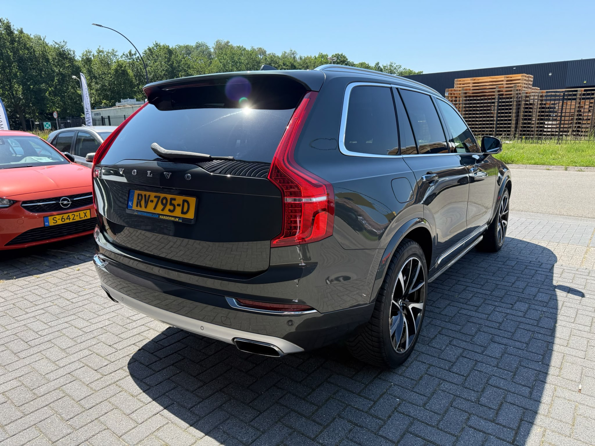 Volvo XC90 2.0 T8 Twin Engine AWD Inscription |3/6/12MND GARANTIE| NIEUWE APK |  7 PERS |  PANO DAK | LEDER | PANO DAK | CRUISE |