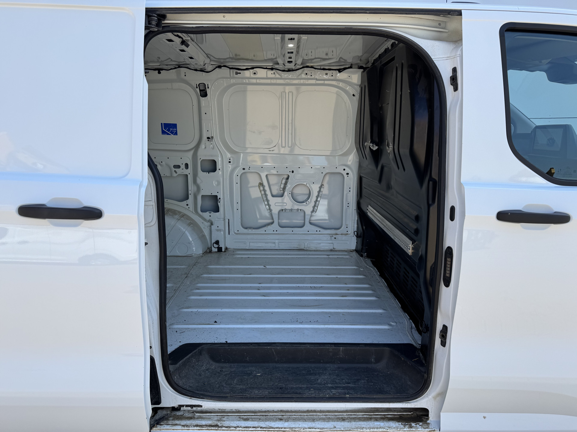 Ford Transit Custom 2.0 TDCI 140PK AWD Automaat L1 4x4 4WD LED Airco Carplay Camera Navigatie Parkeersensoren v+a Vierwielaandrijving