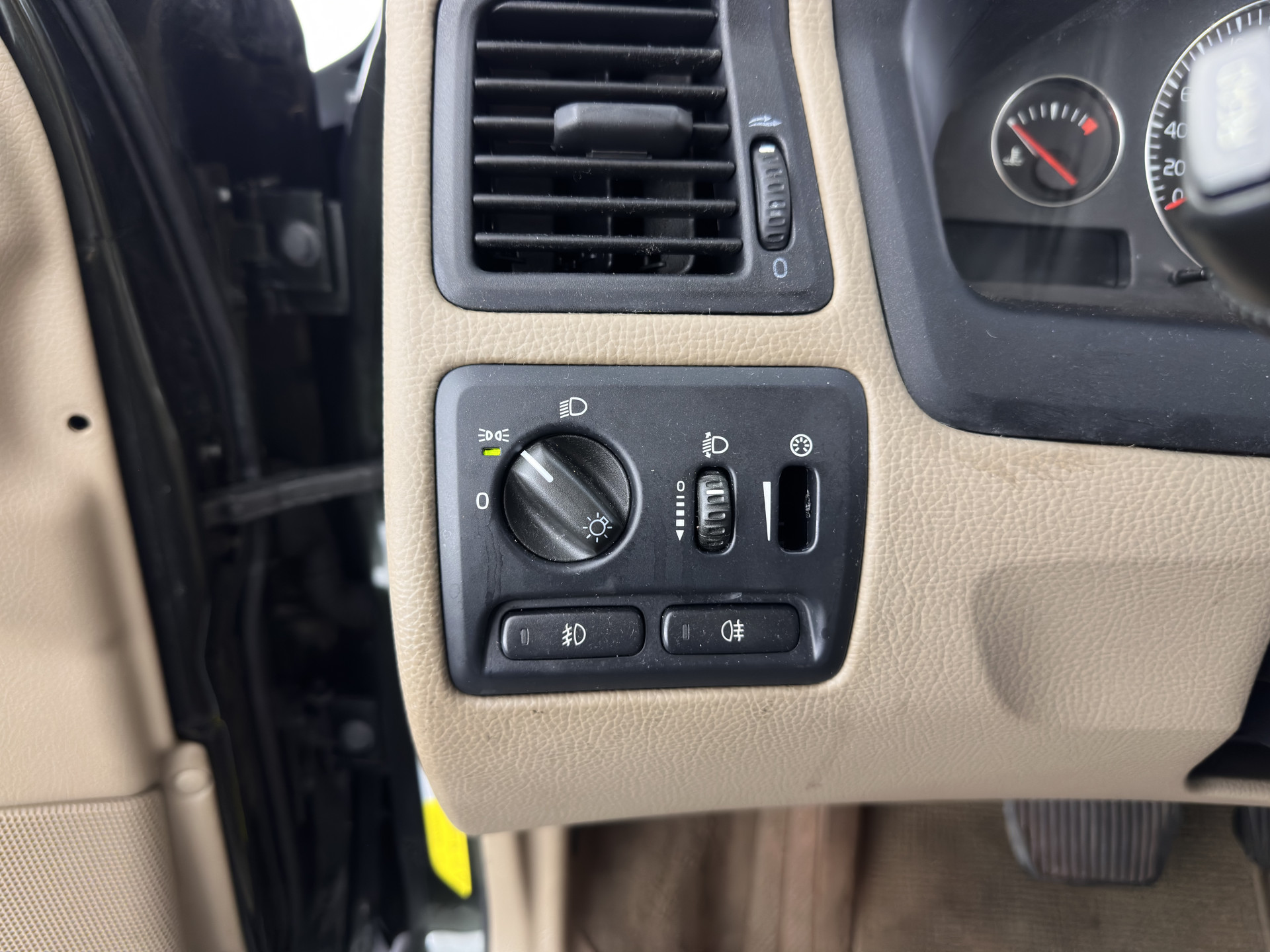 Volvo XC70 2.4D Summum AWD Aut. *LEATHER | ECC | HEATED-COMFORTSEATS | CRUISE | NAVIGATION | TOWBAR | 16''ALU *