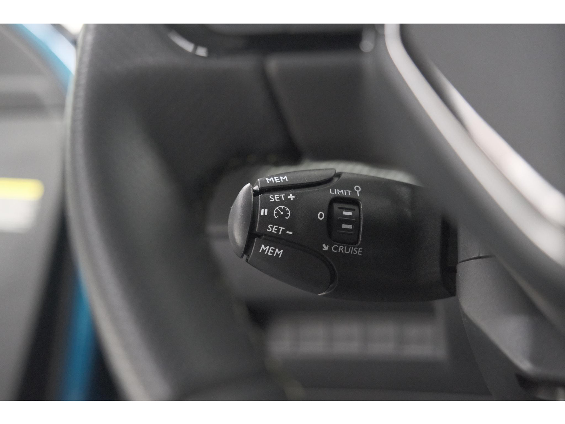 Peugeot 2008 1.2 Hybrid 145 GT | Camera | Apple Carplay | Parkeersensoren