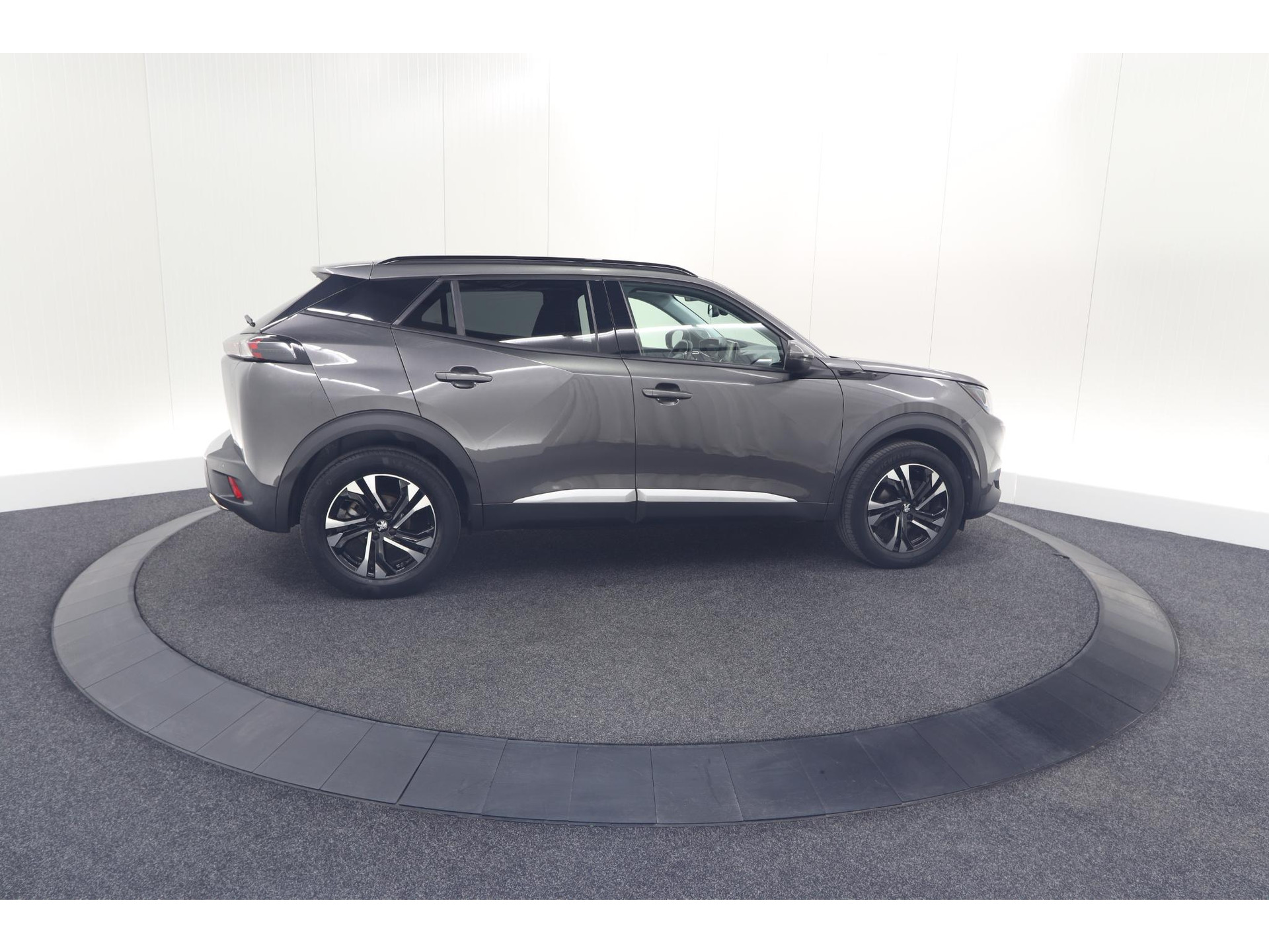 Peugeot 2008 PureTech 130 EAT8 Allure Pack | Stoelverwarming | Adaptieve Cruise Control | Camera