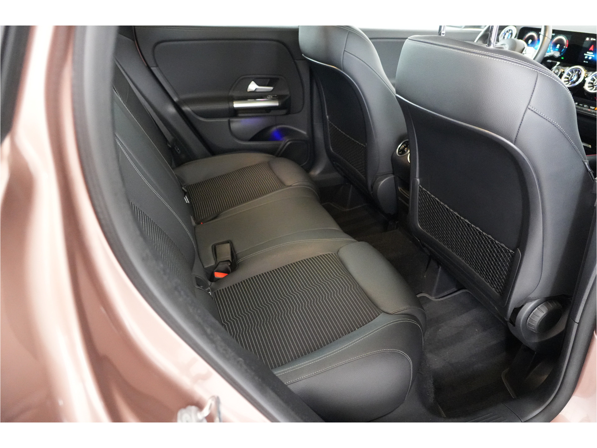 Mercedes-Benz GLA-klasse 250 e AMG Line 218 pk PHEV | SOH 94% | Pano | Camera | Ambient | Digi dash |