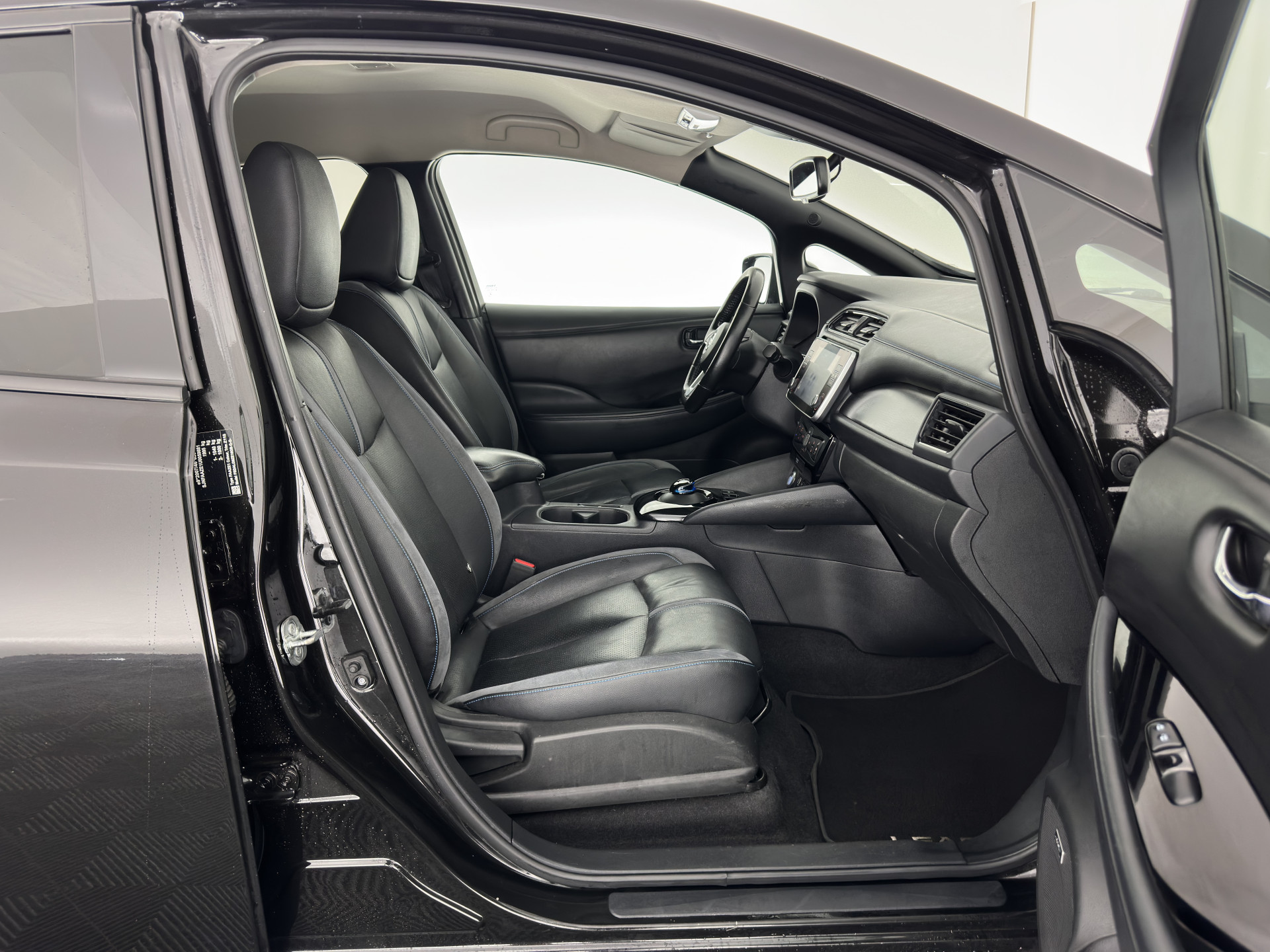 Nissan LEAF Tekna 40 kWh (SOH-83%) (INCL-BTW) *Aut.*LEATHER | FULL-LED | BOSE-AUDIO | TOPVIEW | DAB | KEYLESS | NAVI-FULLMAP | DAB | HEATED-COMFORTSEATS | PRIVACY-GLASS | ADAPTIVE-CRUISE | 17''ALU*