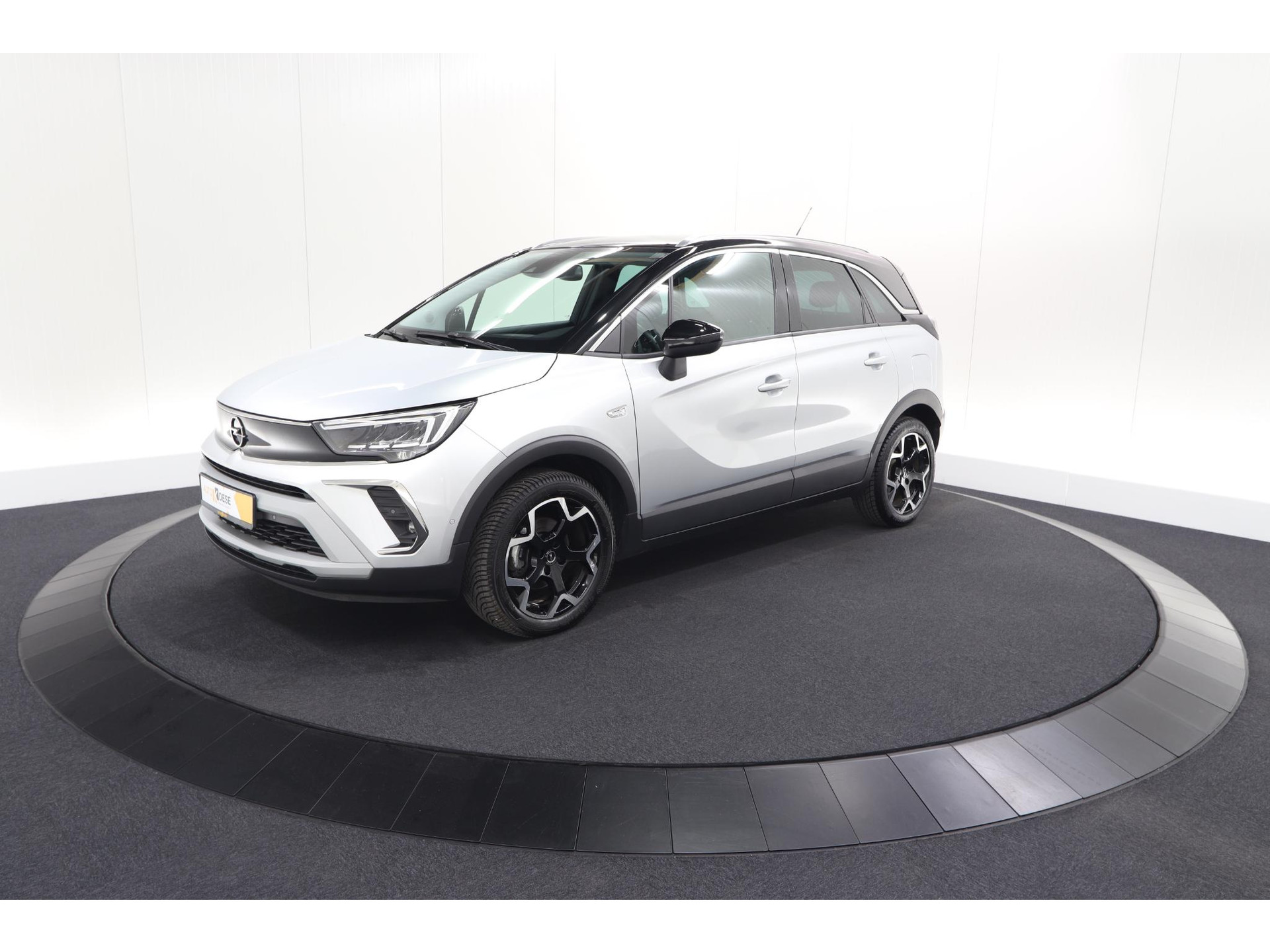 Opel Crossland 1.2 Turbo Ultimate | Camera | Dodehoekdetectie | Comfort Pakket | Apple Carplay