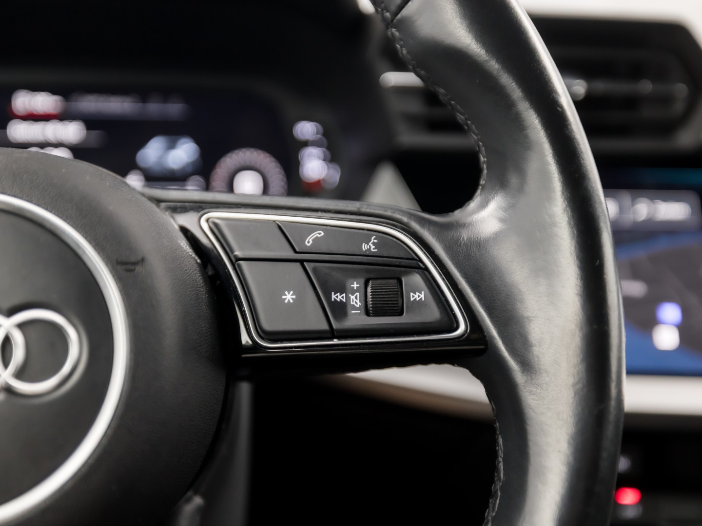 Audi A3 Sportback 30 TFSI Sport (APPLE CARPLAY, GROOT NAVI, CAMERA, ELEK STOEL, ADAPTIVE CRUISE, STOELVERWARMING, SPORTSTOELEN, GETINT GLAS, KEYLESS START, NIEUWSTAAT)