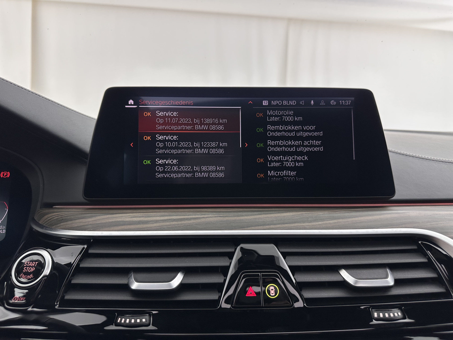 BMW 5-serie Touring 540i xDrive  M-Sportpack High Executive Aut. *PANO | LEATHER | FULL-LED | ADAPTIVE-CRUISE | DIGI-COCKPIT | MEMORY-PACK | BLINDSPOT | TOPVIEW | HARMAN/KARDON | KEYLESS | DIGI-COCKPIT | HEATED-COMFORTSEATS | AMBIENTLIGHT | HEAD-UP |