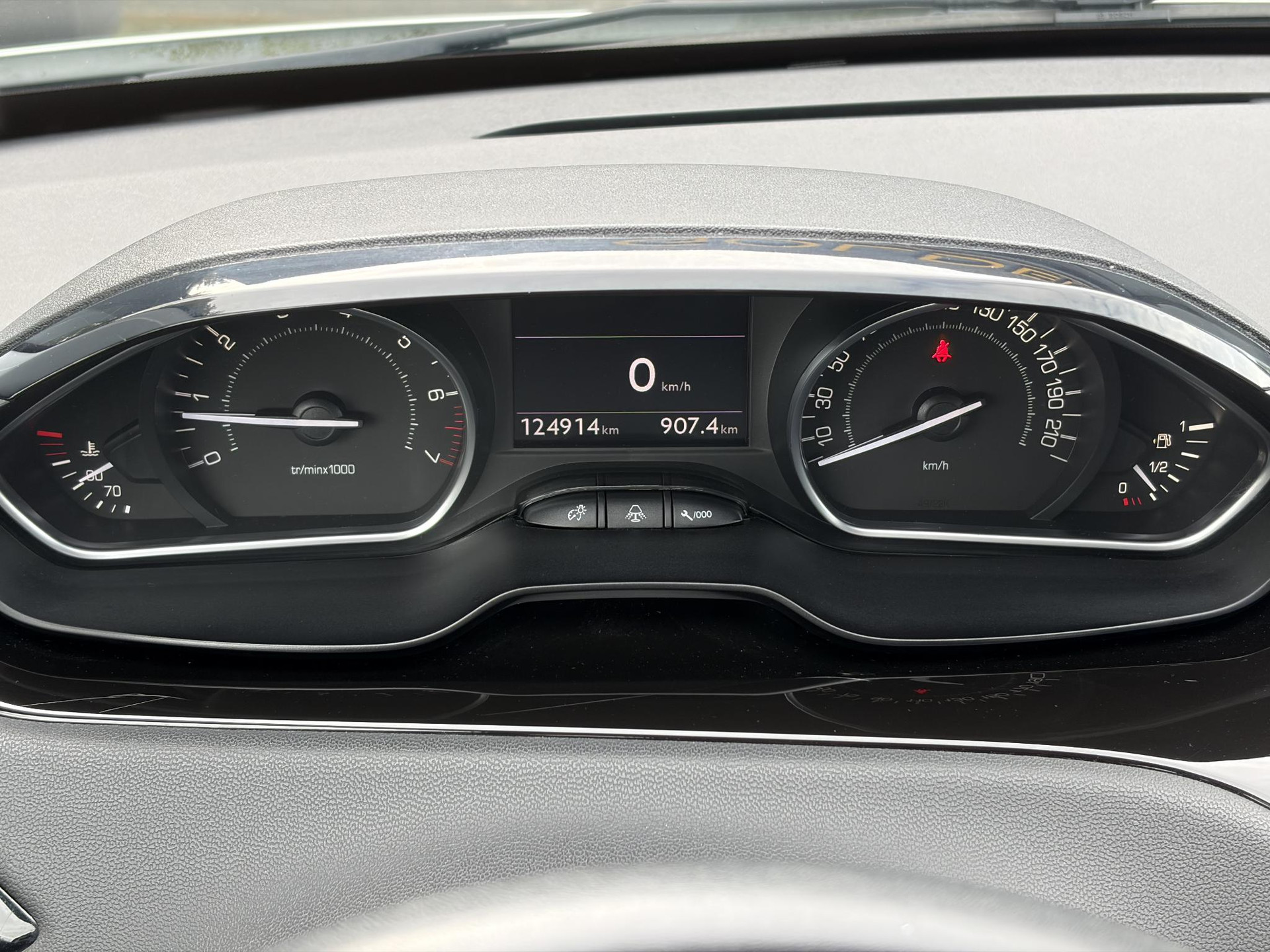 Peugeot 208 1.2 VTi Urban Soul ✓1e Eigenaar✓Trekhaak✓Navi✓Airco✓Cruise✓Pdc✓Lm velgen✓5 Deurs✓Zeer Zuinig✓N.A.P✓Apk tot 03-2027