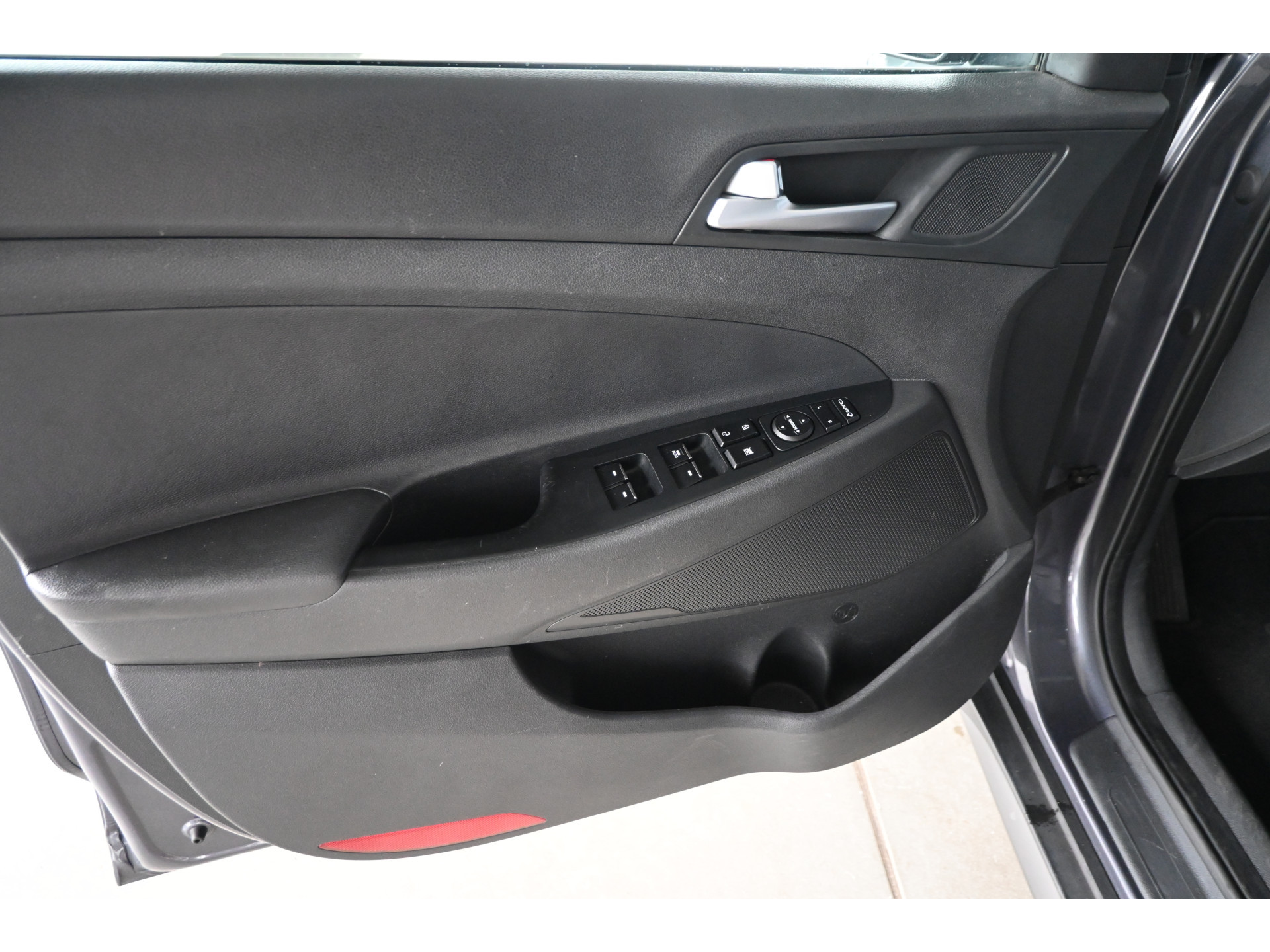 Hyundai Tucson 1.6 T-GDi Comfort 4WD Automaat Cruise Clima Trekhaak Panoramadak Stoelverwarming Goed Onderhouden! Inruil Mogelijk!