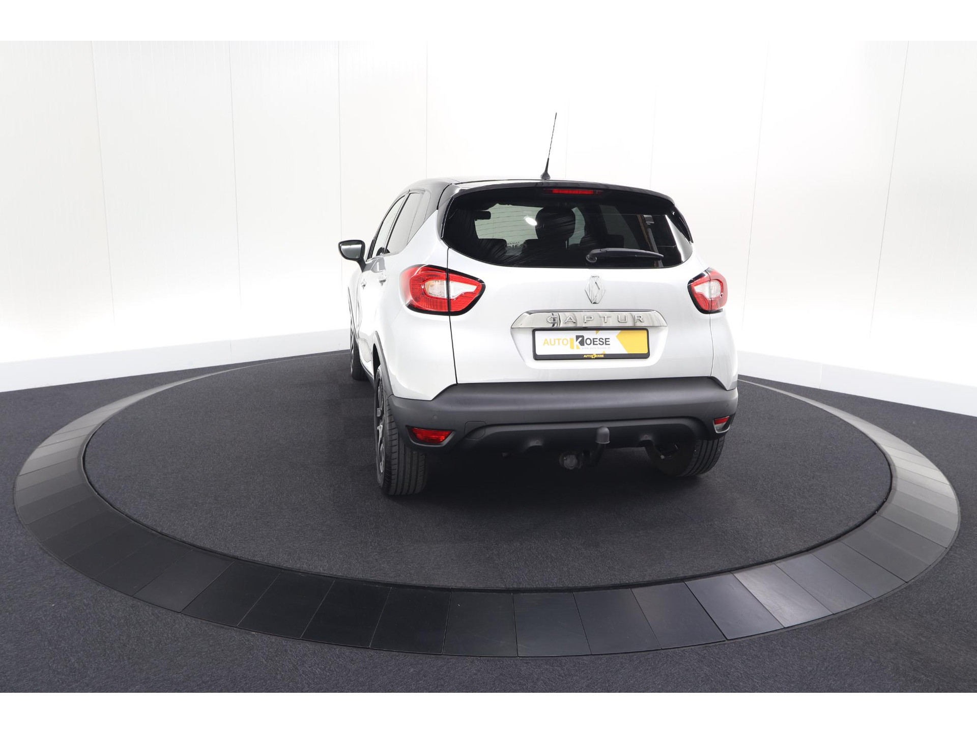 Renault Captur TCe 120 EDC Dynamique | Trekhaak | Camera | Climate Control | Navigatie