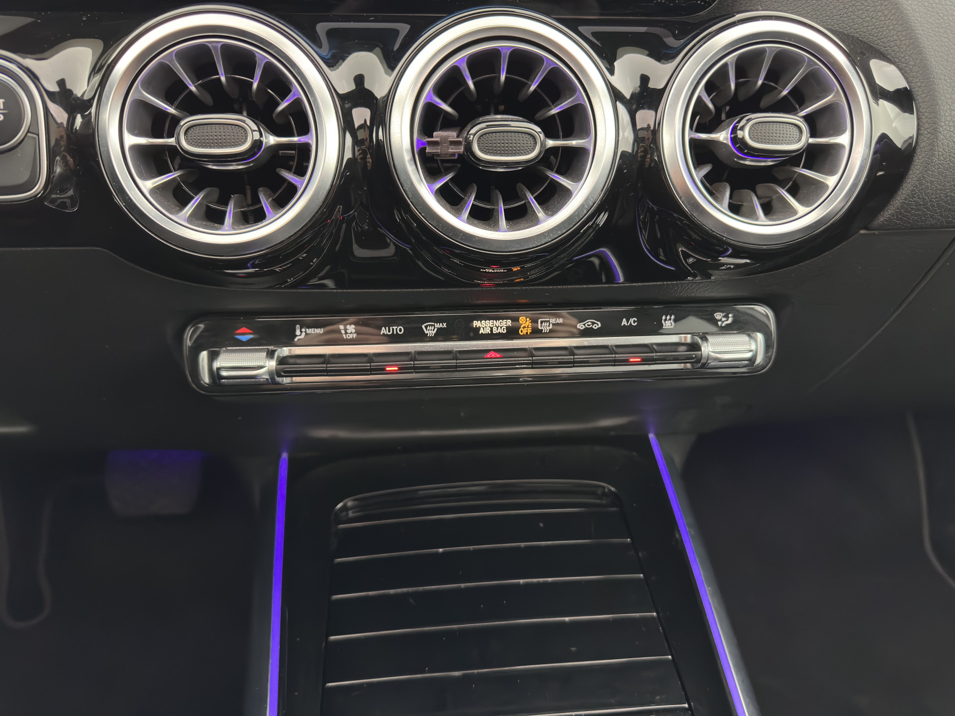 Mercedes-Benz EQA 250 Business Solution Luxury 67 kWh [ 3-Fase ] (SOH-94%) (INCL-BTW) *PANO | LEATHER | WIDESCREEN-COCKPIT | FULL-LED | BLINDSPOT | AMBIENT-LIGHT | CAMERA | NAVI-FULLMAP | DAB+ | COMFORT-SEATS | ECC | SHIFTPADDLES | CRUISE | HEATED-SEATS |