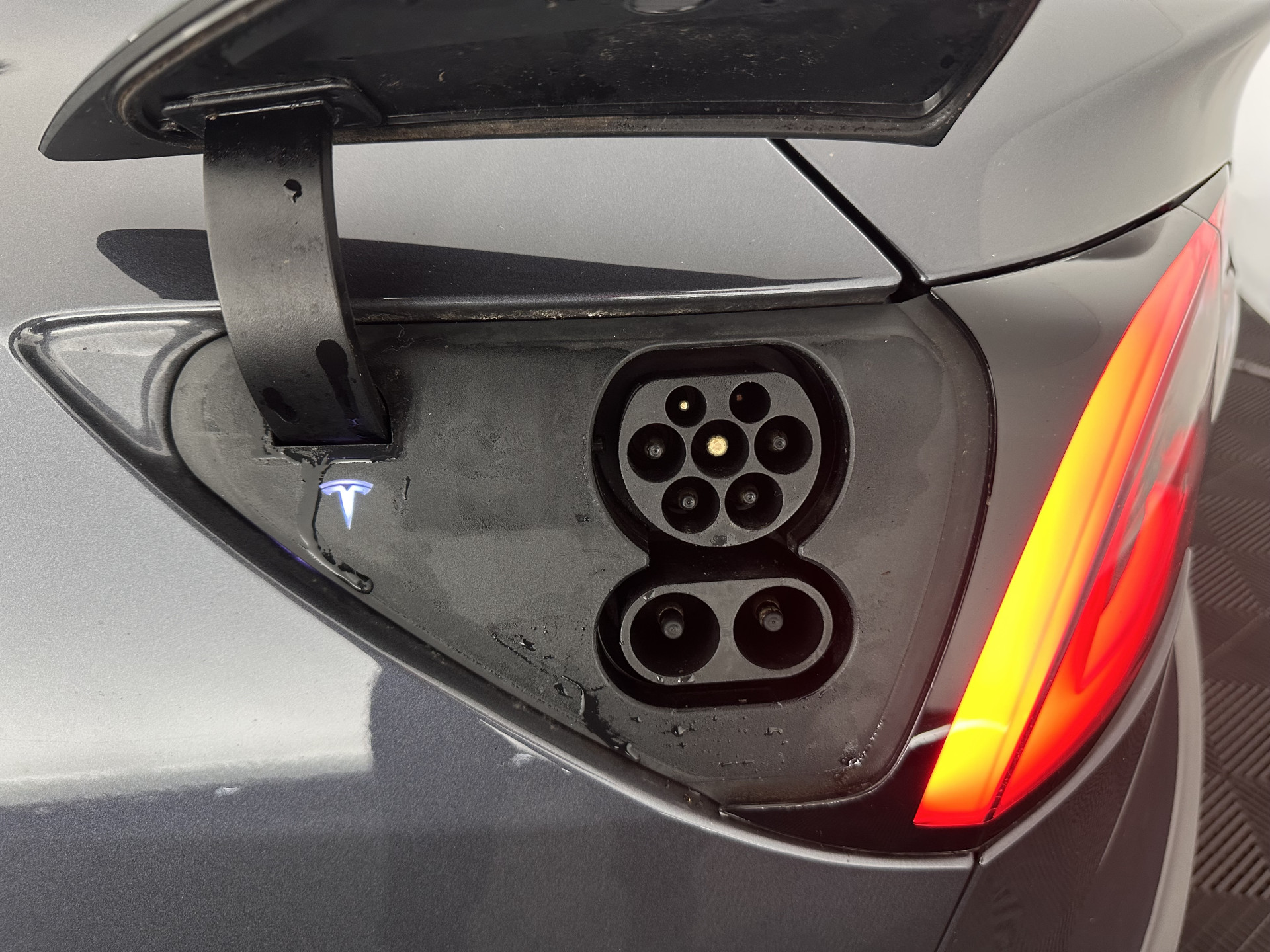 Tesla Model 3 Standard RWD Plus 60 kWh [ 3-Fase ] (INCL-BTW) Aut. *PANO | AUTO-PILOT | LEATHER | KEYLESS | FULL-LED | MEMORY-PACK | TOP-VIEW | DAB | CARPLAY | DIGI-COCKPIT | LANE-ASSIST | COMFORT-SEATS | 19"ALU*