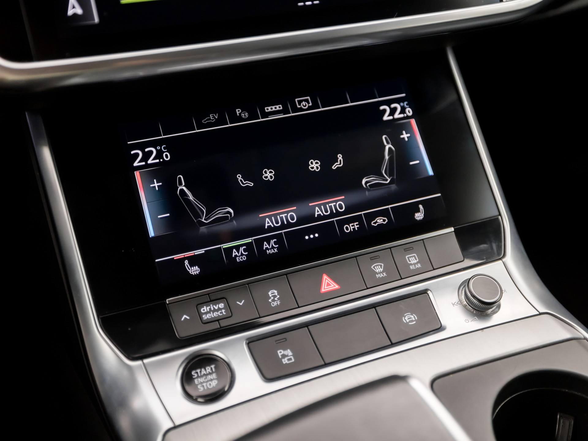 Audi A6 Avant 55 TFSI e quattro S-Line Competition 368Pk Automaat (2X S-LINE, APPLE CARPLAY, SPORTZETELS, NAPPA LEDER, MEMORY SEATS, CAMERA, ADAPTIVE CRUISE, ELEK ACHTERKLEP, STOELVERWARMING ACHTER, NIEUWSTAAT)