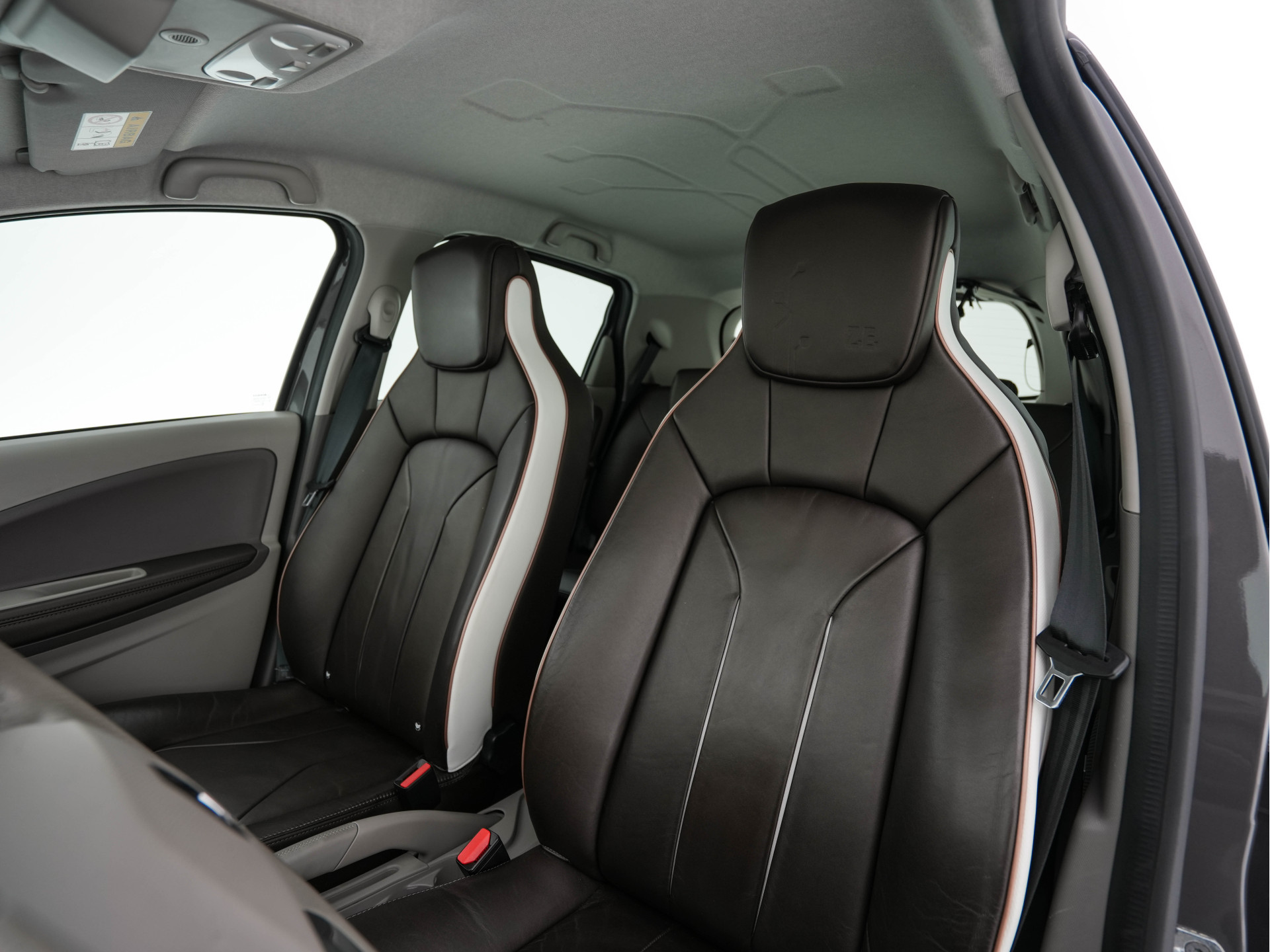 Renault ZOE (inclusive-battery) Q90 Bose 41 kWh Quickcharge Edition One (3-Fase-43 kW) {SOH-92%} Aut.*LEATHER | FULL-LED | DIGI-COCKPIT | HEATED-COMFORTSEATS | BOSE-PREMIUM-AUDIO | CAMERA | R-LINK | PDC | PRIVACY-GLASS |  17"ALU*