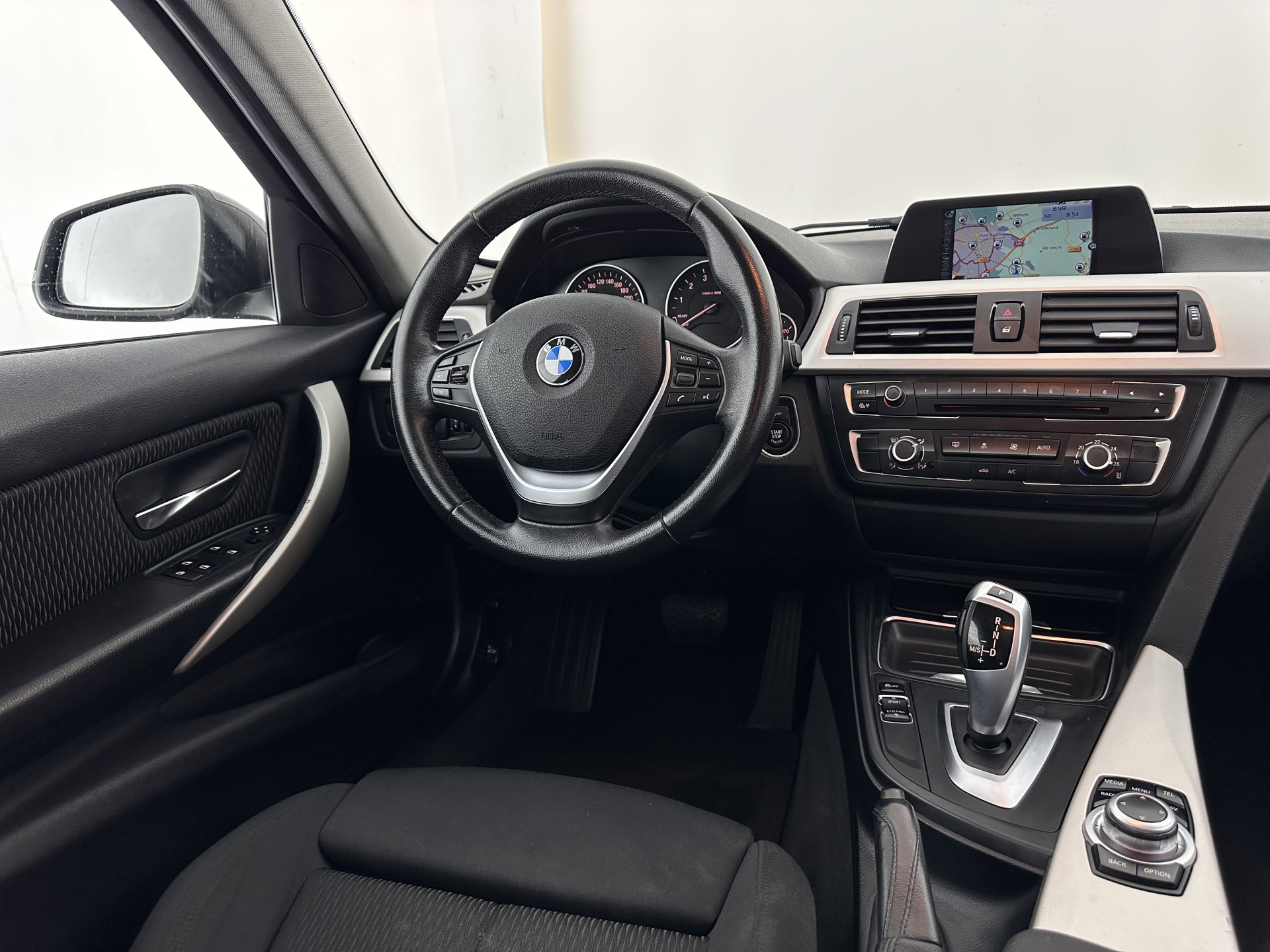 BMW 3-serie Touring 316i Business Aut. *NAVI-FULLMAP | SPORT-SEATS | AIRCO | CRUISE | 18''ALU*