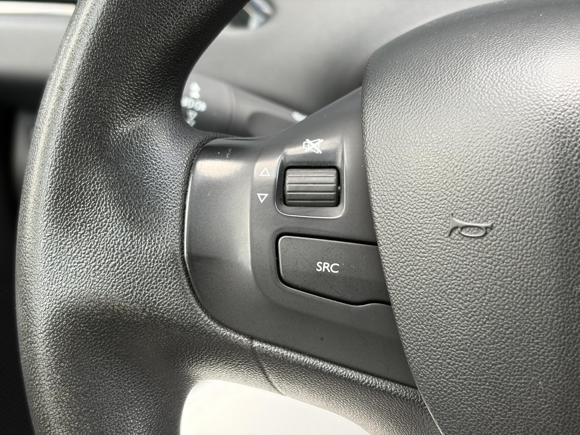 Peugeot 208 1.2 PureTech Blue Lion ✓Nieuwe D-riem✓Afn.Trekhaak✓Carplay✓Navi✓Airco✓Cruise✓Pdc✓2e Eigenaar✓Weinig Km✓5 Deurs✓N.A.P✓Apk tot 08-2027