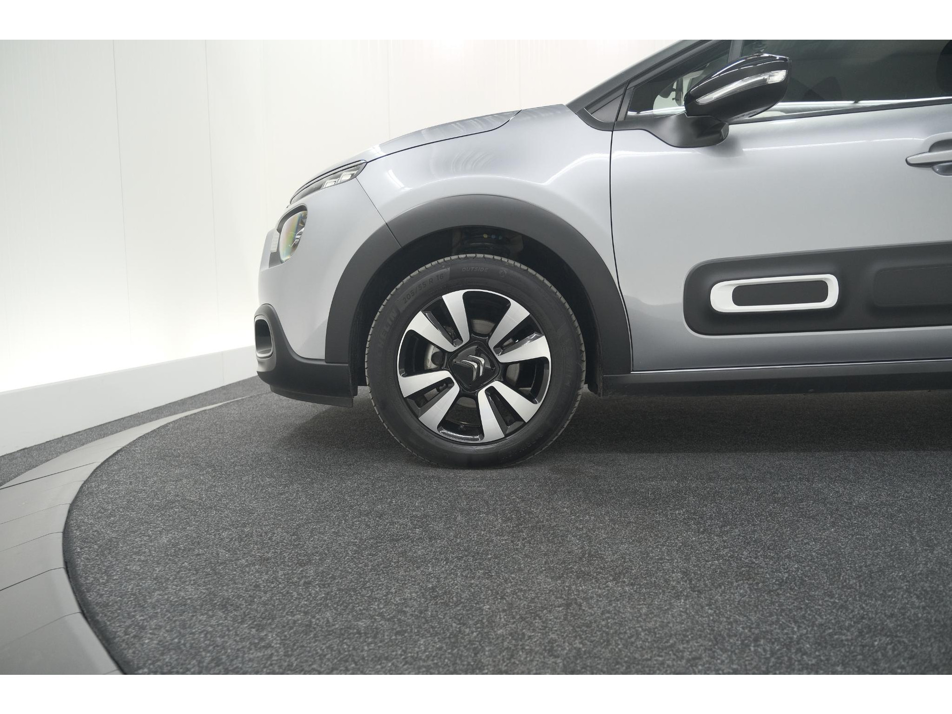 Citroen C3 PureTech 110 EAT6 Max | Apple Carplay | Parkeersensoren | Climate Control | 16 Inch Lichtmetalen Velgen