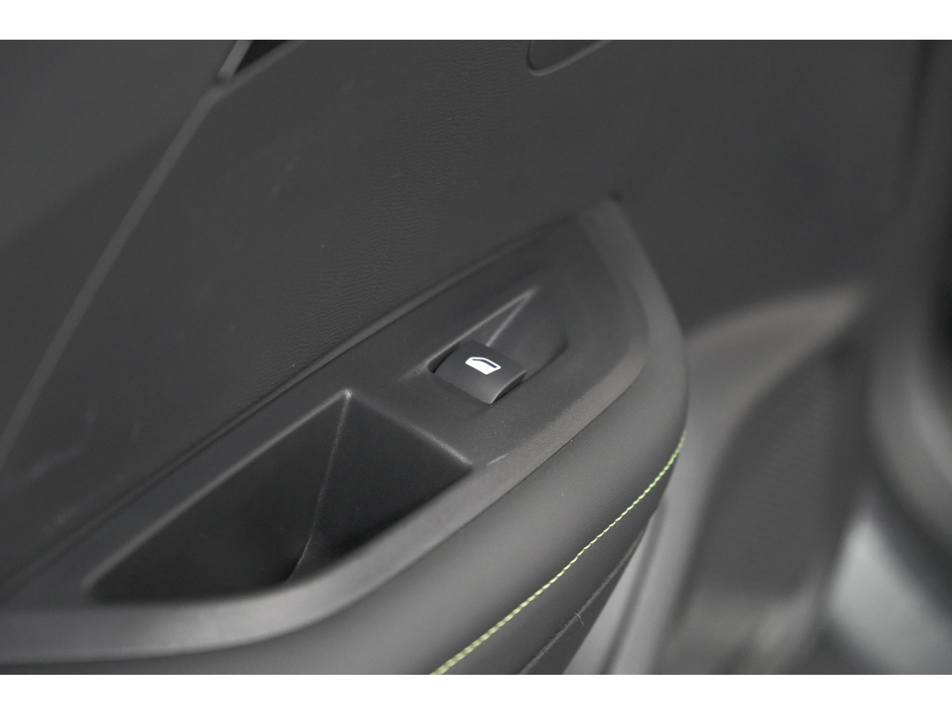 Peugeot e-2008 EV GT Avantage 54 kWh | 360 Camera | Massage Functie | Dodehoekdetectie | Stoelverwarming