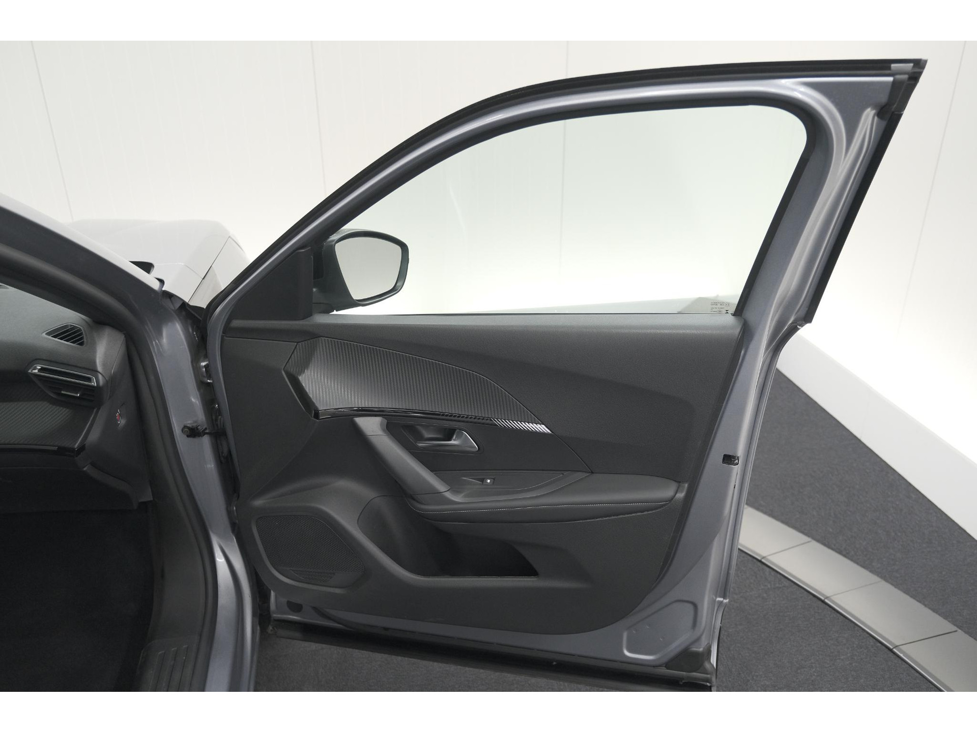 Peugeot 2008 PureTech 100 Allure | Apple Carplay | Parkeersensoren | Climate control