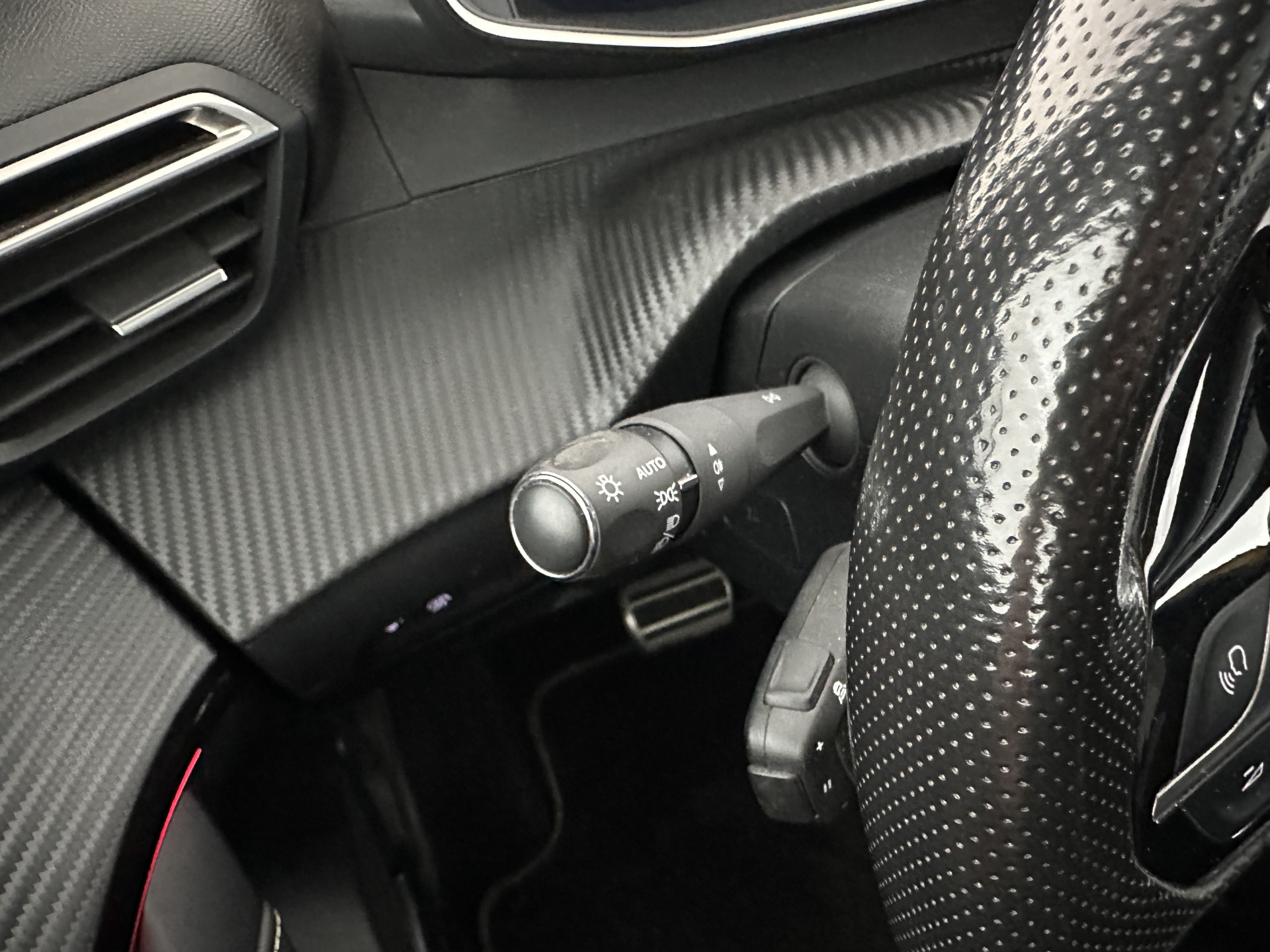 Peugeot e-208 EV GT 350 50 kWh [ 3-Fase ] {SOH-100%} (INCL-BTW) *PANO | FULL-LED | DIGI-COCKPIT | BLINDSPOT | CAMERA | LEATHER-ALCANTARA | AMBIENT-LIGHT | NAVI-FULLMAP | LANE-ASSIST | KEYLESS | DAB | CCS-FASTLOADER | HEATED-SPORTSEATS | 17"ALU*