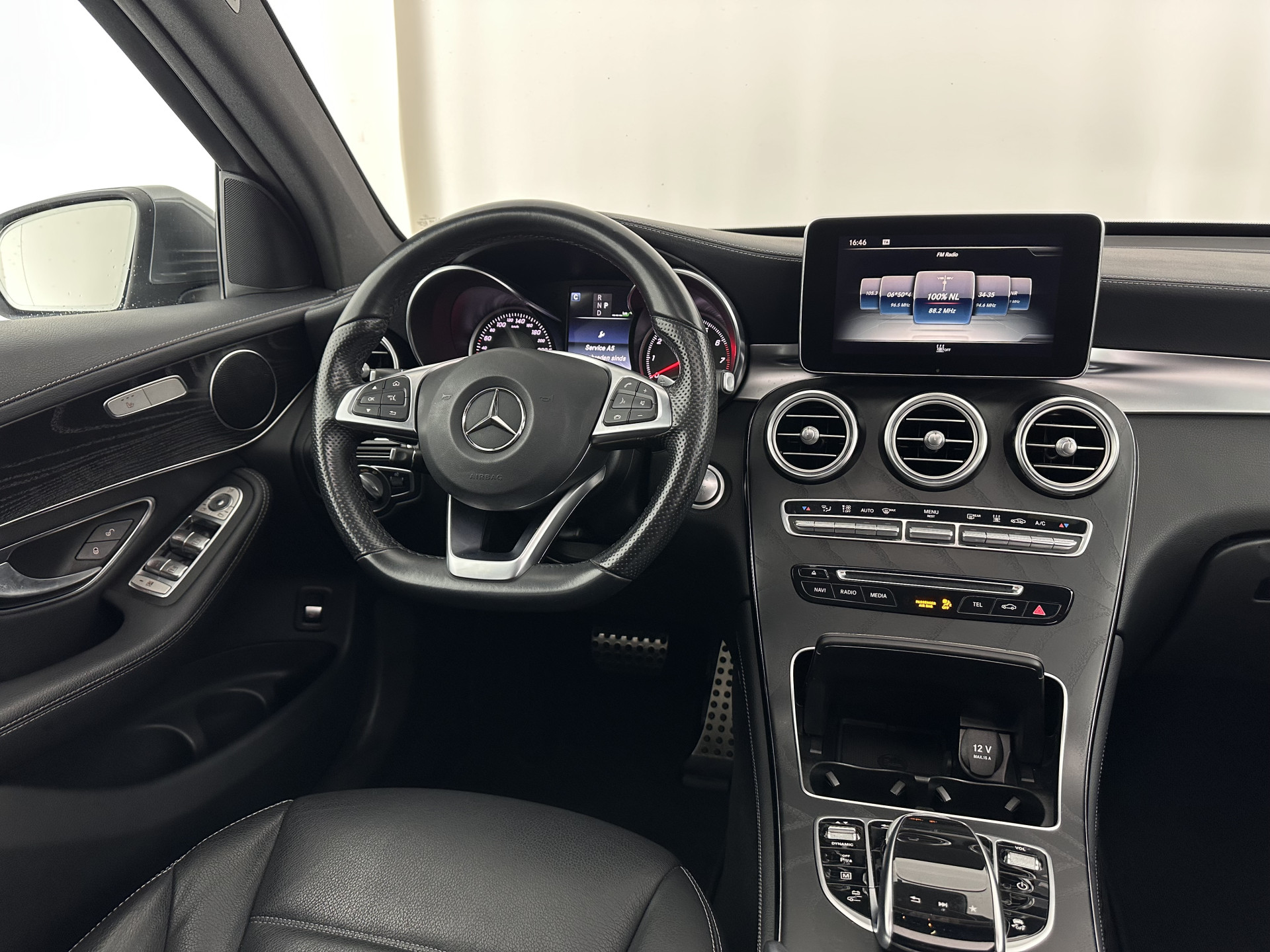 Mercedes-Benz GLC-klasse 350e 4MATIC AMG Aut. *PANO | FULL-LEATHER | FULL-LED | HEATED-SPORTSEATS | CAMERA | NAVI-FULLMAP | PRIVACY-GLASS | SHIFT-PADDLES | ECC | PDC | CRUISE | 19''ALU*