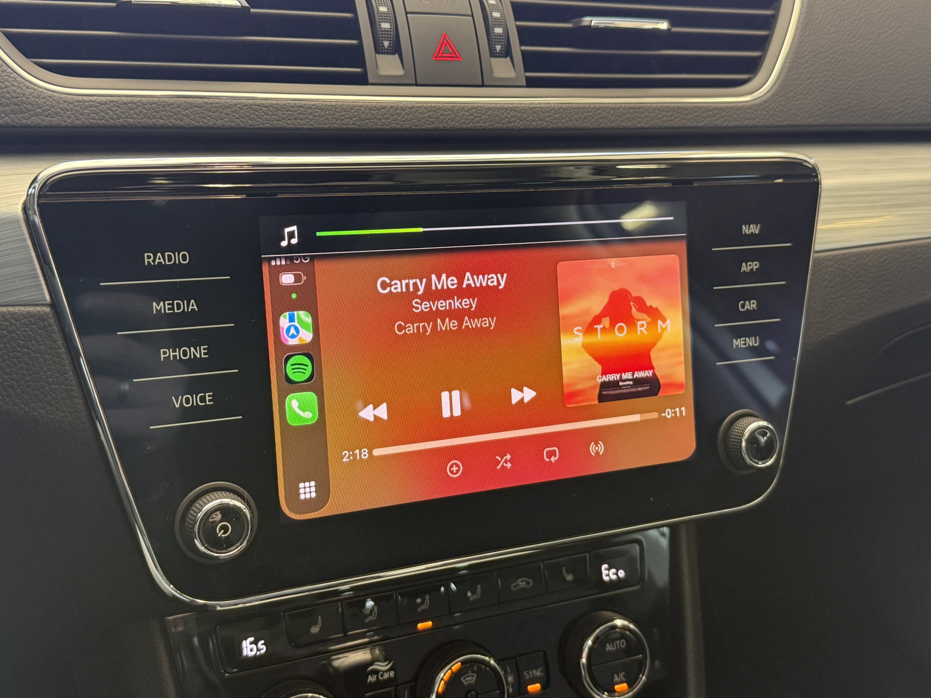 ŠKODA Superb Combi 1.4 TSI iV Business Edition Plus | Panoramadak | Crystal Light | Apple Carplay