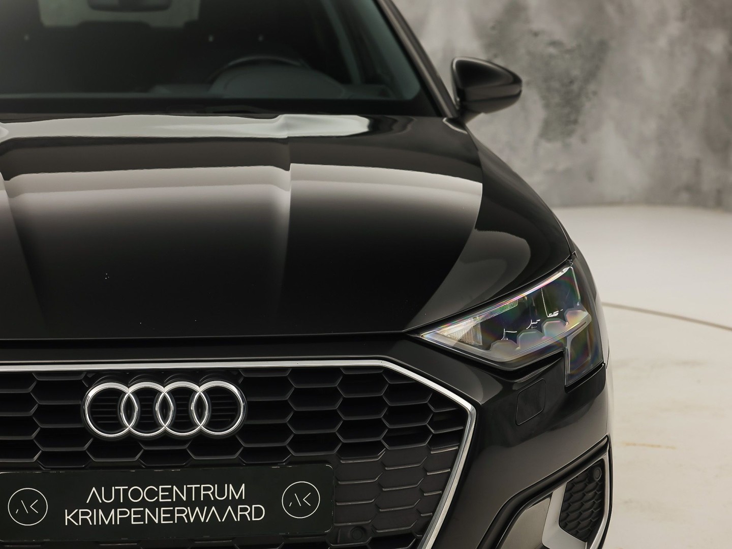 Audi A3 Sportback 40 TFSI e Sport 204Pk Automaat (APPLE CARPLAY, GROOT NAVI, LEDER, STOELVERWARMING, SPORTSTOELEN, ADAPTIVE CRUISE, GETINT GLAS, NIEUWSTAAT)