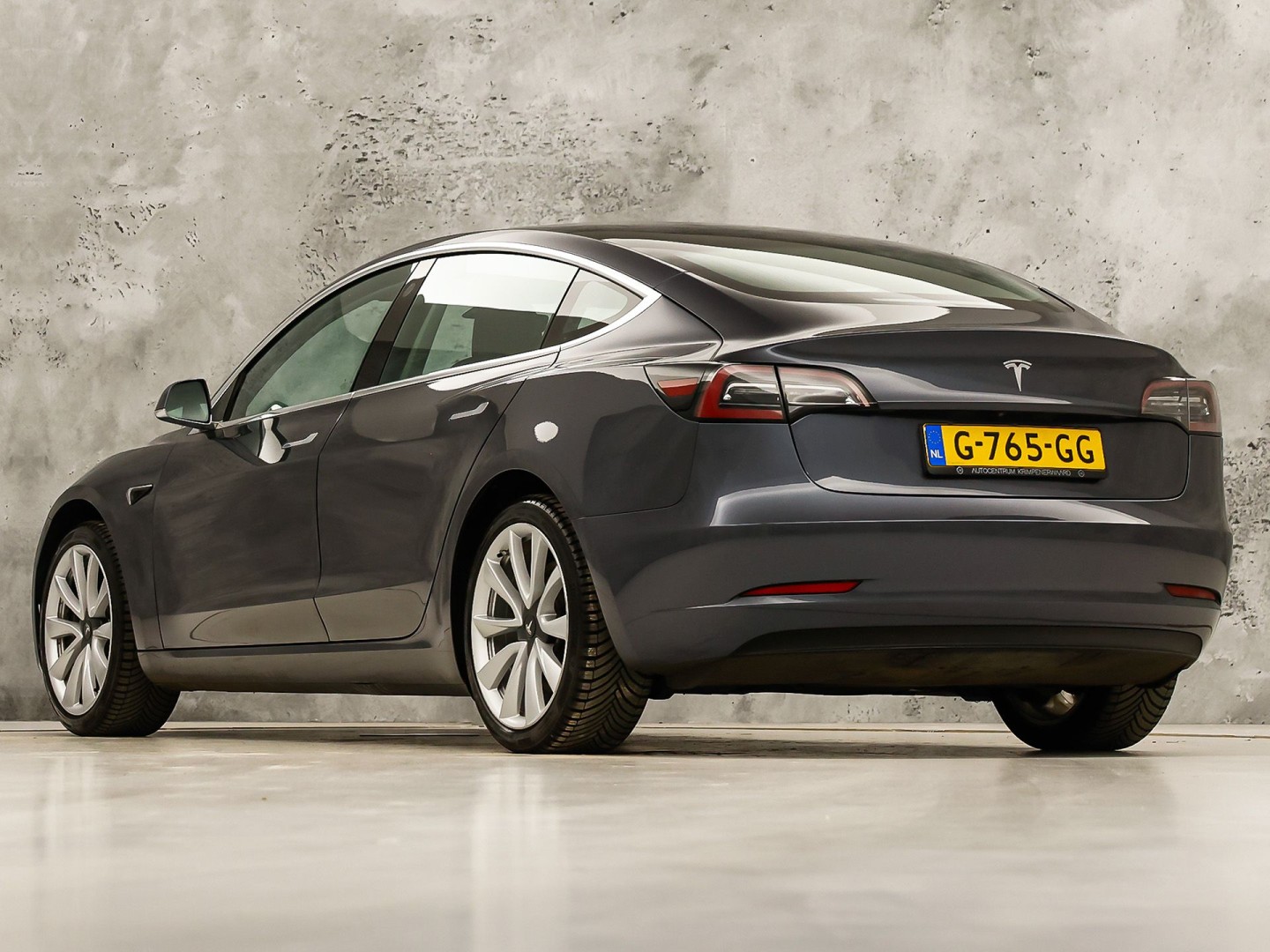 Tesla Model 3 Standard RWD Plus 60 kWh 283Pk Automaat (PANORAMADAK, AUTOPILOT, SOH 85,7%, LEDER, CAMERA, MEMORY SEATS, NAVIGATIE, NIEUWSTAAT)