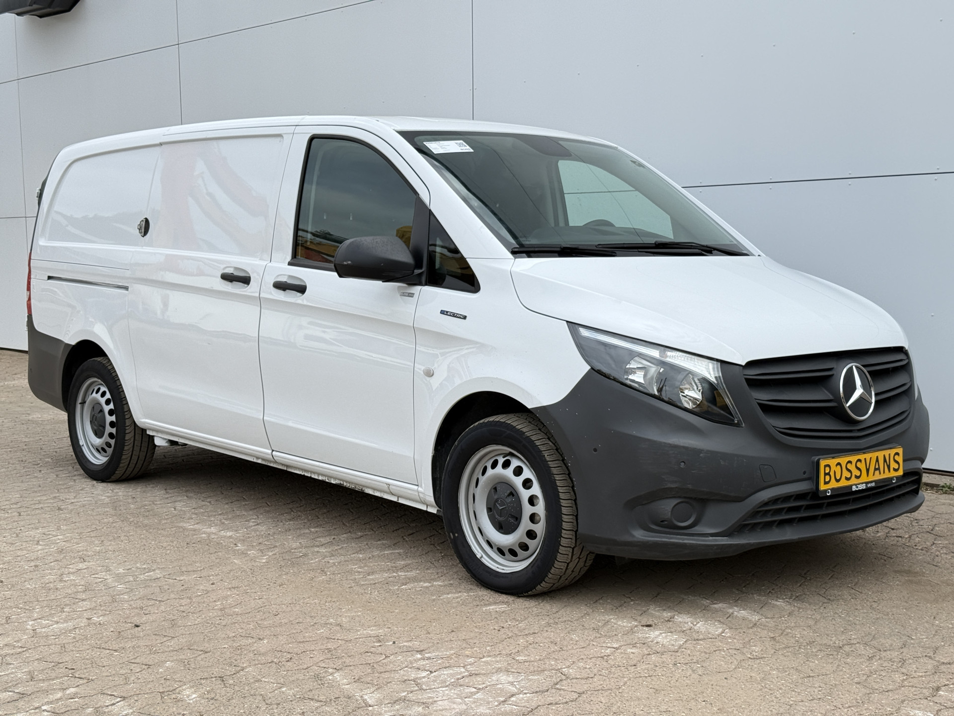Mercedes-Benz eVito 112 66 kWh 280km WLTP 97% (SOH) Snelladen L2H1 Climate Control Cruise Control Carplay Camera Stoelverwarming