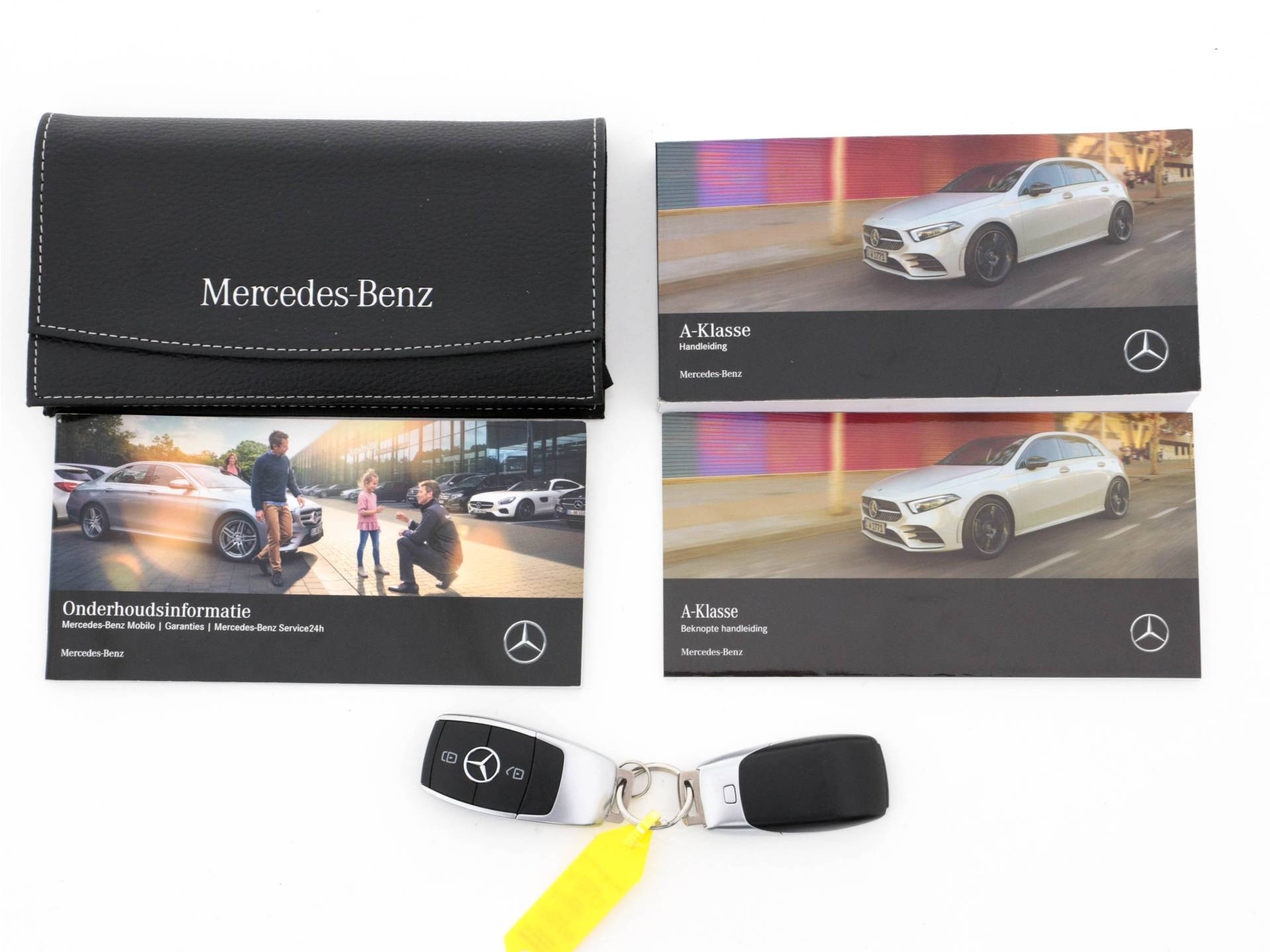 Mercedes-Benz A-klasse 160 Business Solution (INCL-BTW) *WIDE-SCREEN-COCKPIT | FULL-LED | HEATED-SPORTSEATS | LEATHER-MICROFIBRE | NAVI-FULLMAP | CAMERA | ECC | PDC | CRUISE | CARPLAY | AMBIENT-LIGHT | PRIVACY-GLASS | 18"ALU*