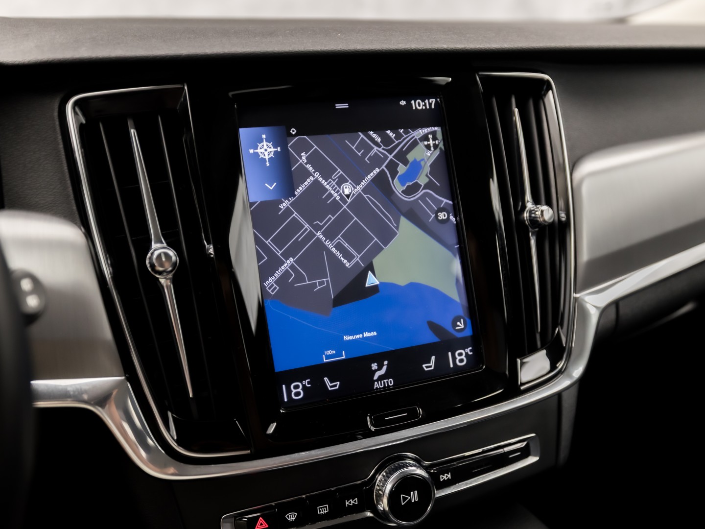 Volvo V90 2.0 T4 Momentum Sport 190Pk Automaat (APPLE CARPLAY, GROOT NAVI, LEDER, GETINT GLAS, STOELVERWARMING ACHTER, MEMORY SEATS, ELEK ACHTERKLEP, NIEUWE APK, NIEUWSTAAT)