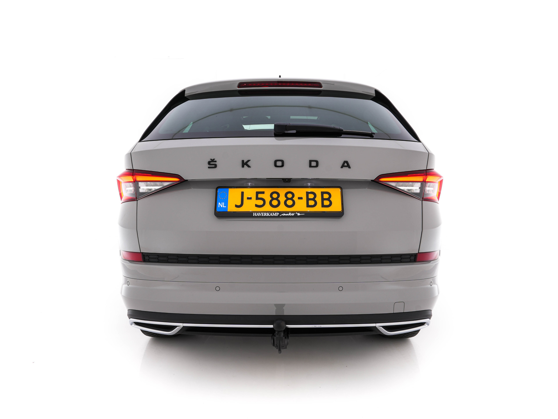 ŠKODA Kodiaq 1.5 TSI Sportline Business (INCL-BTW) Aut. *PANO | LEATHER-MICROFIBRE | FULL-LED | MEMORY-PACK | DIGI-COCKPIT | NAVI-FULLMAP | CAMERA | DAB+ | AMBIENT-LIGHT | KEYLESS | DAB+ | CARPLAY | PRIVACY-GLASS | 20"ALU*