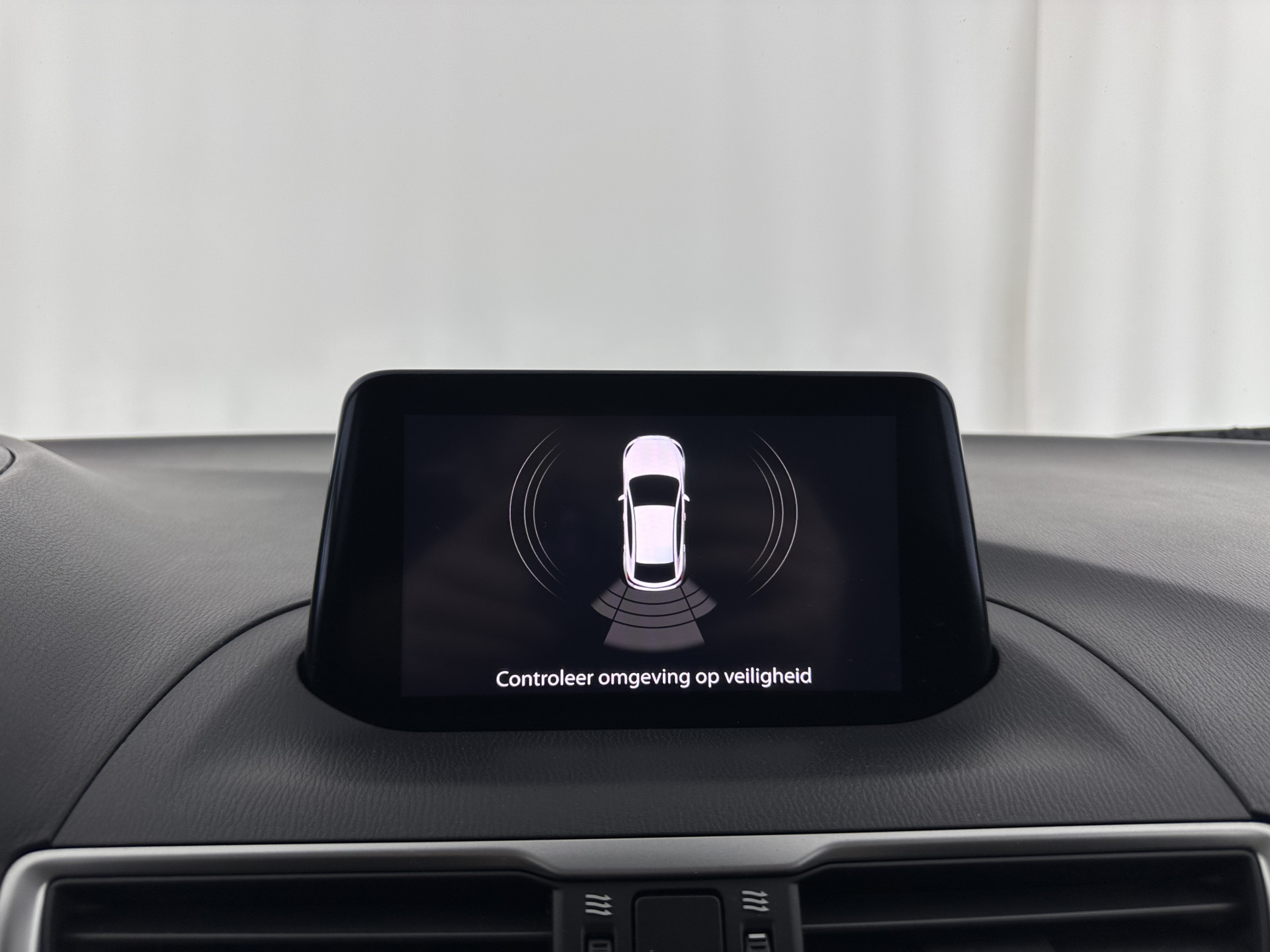 Mazda 3 2.2 SkyActiv-D 150 SkyLease *HEATED-COMFORTSEATS | NAVI-FULLMAP | DAB+ | PRIVACYGLASS | ECC | PDC | CRUISE | 18''ALU*