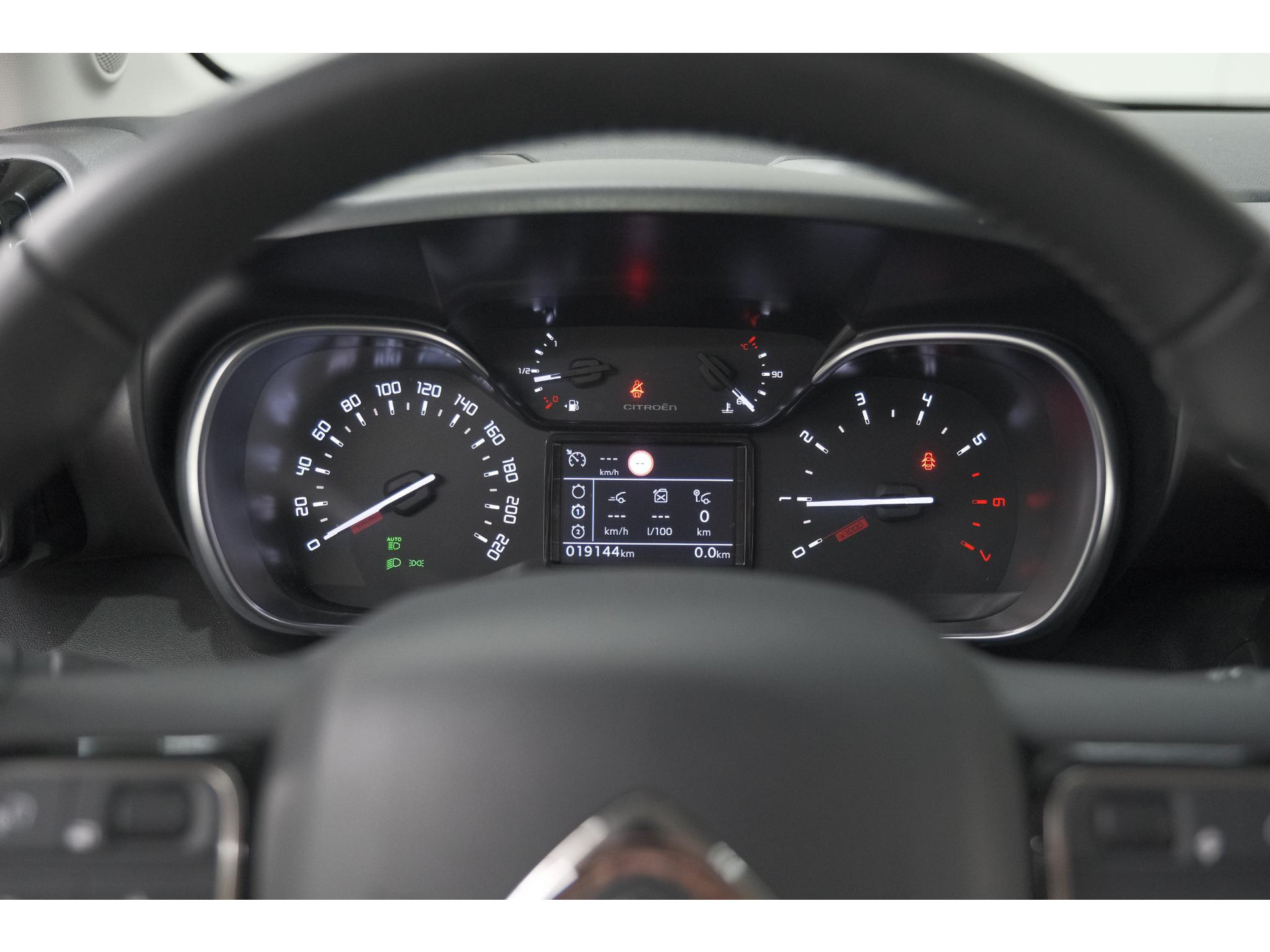 Citroen C3 Aircross PureTech 130 EAT6 Shine | Parkeersensoren | Apple Carplay | Stoelverwarming