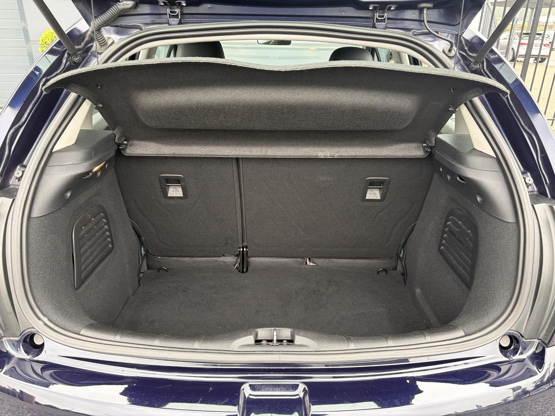Citroen C3 1.2 PureTech Selection ✓Nieuwe D-riem✓Navi✓Carplay✓Trekhaak✓Dealer Onderhouden✓Clima✓Cruise✓5 Deurs✓Net grote beurt gehad✓N.A.P✓Apk tot 09-2027